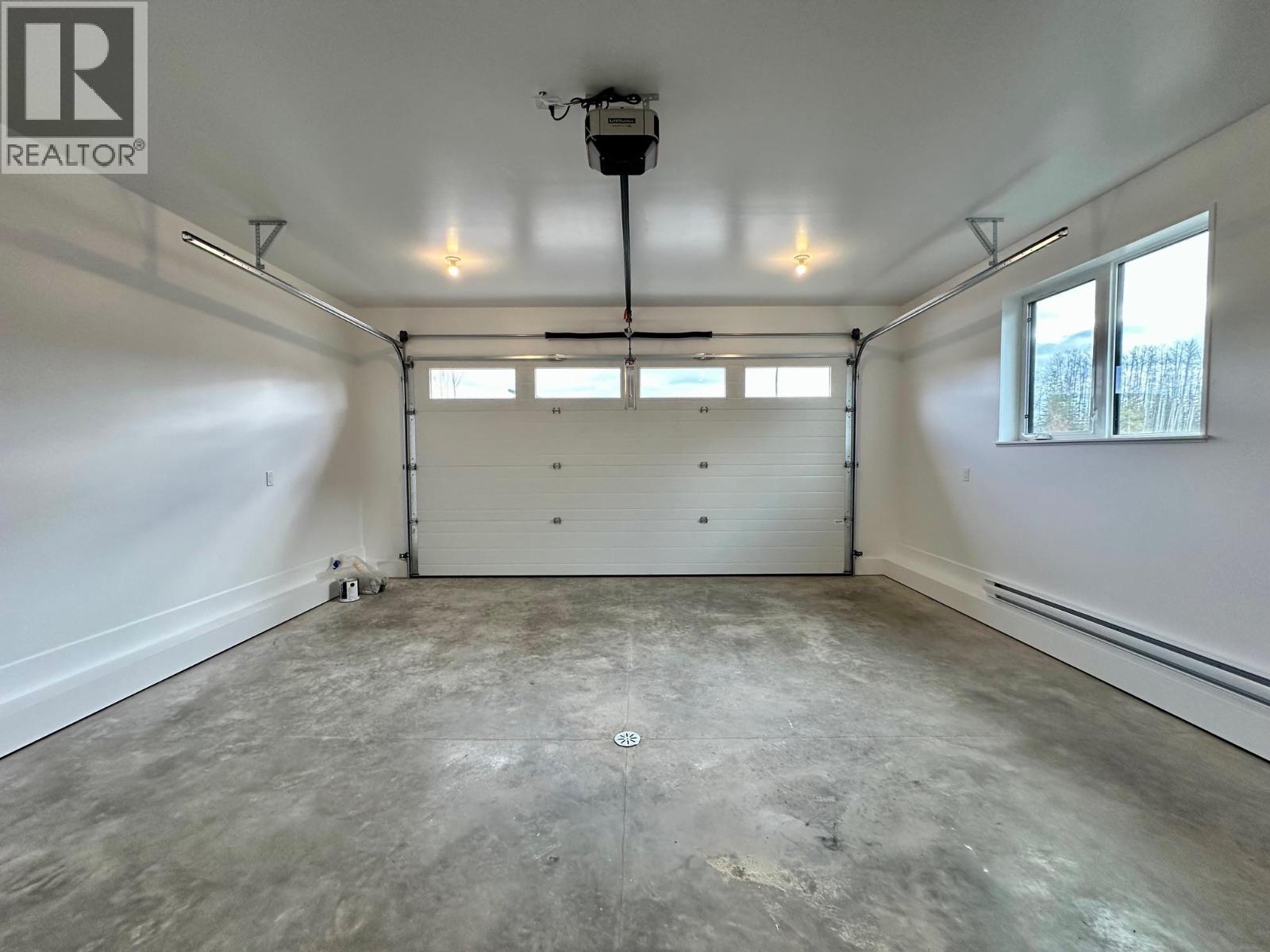 1045 PARKSIDE Avenue, Smithers