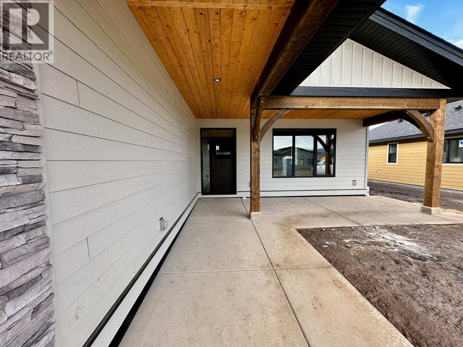 1045 PARKSIDE Avenue, Smithers