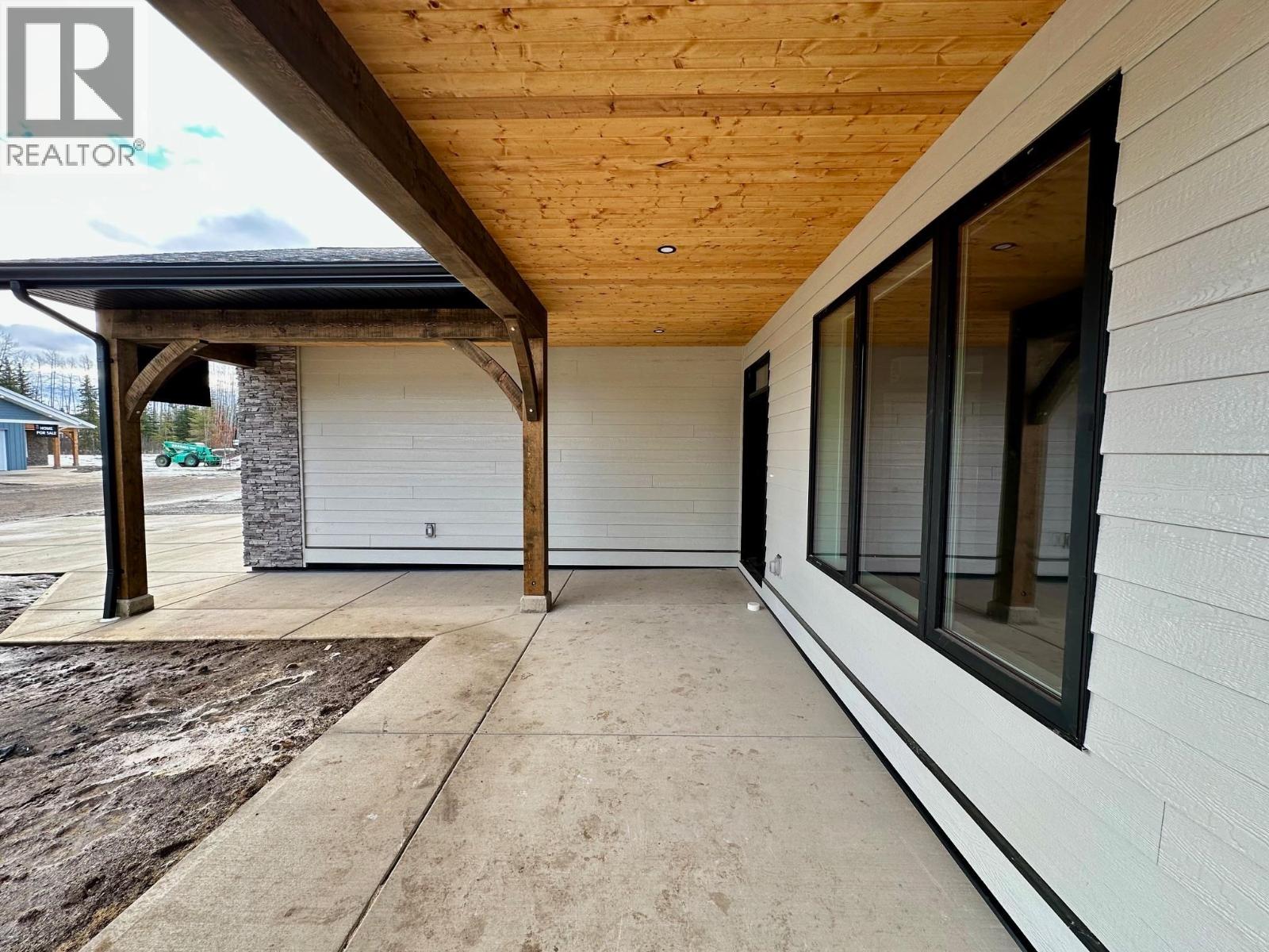 1045 PARKSIDE Avenue, Smithers