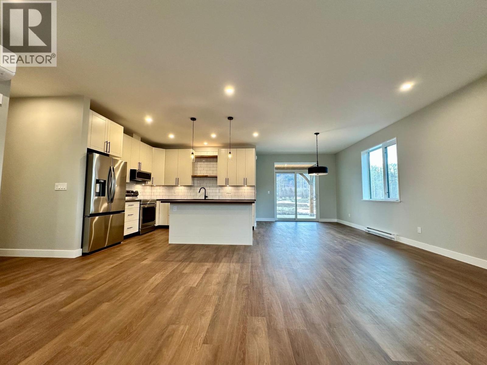 1045 PARKSIDE Avenue, Smithers