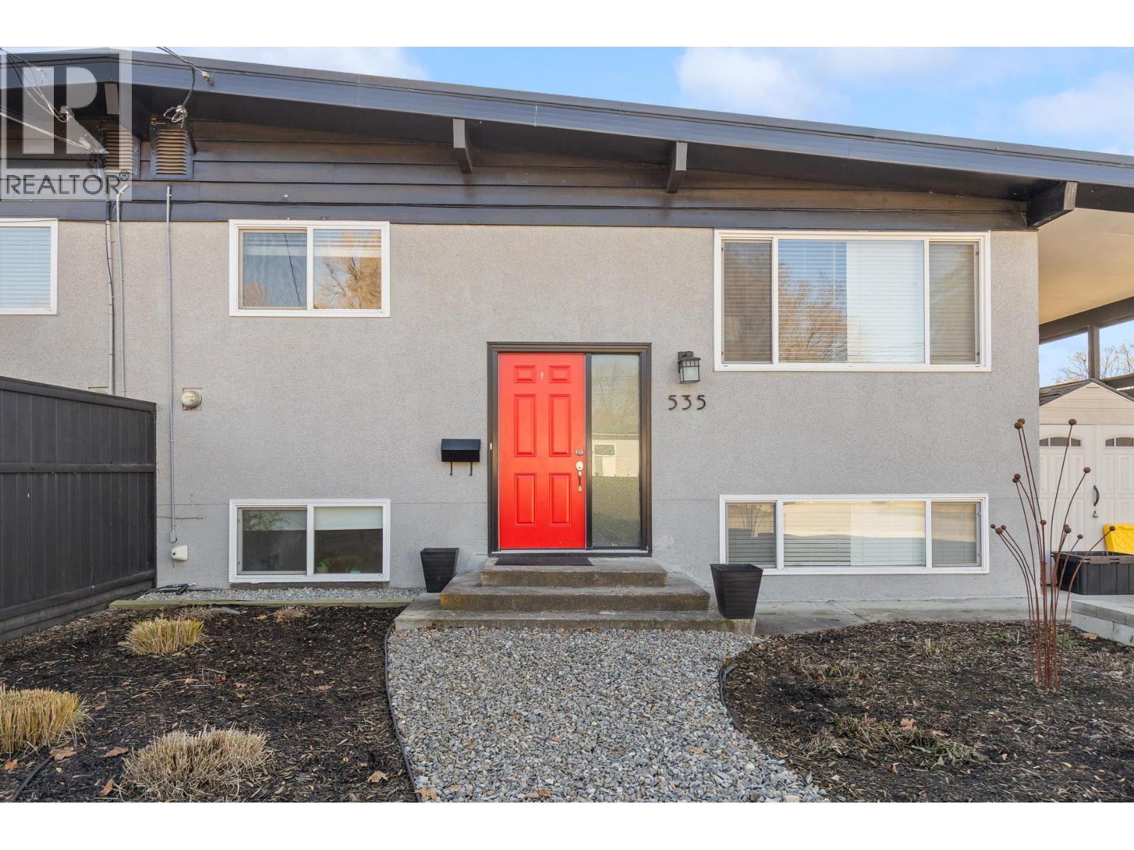  525B Jaschinsky Road, Kelowna