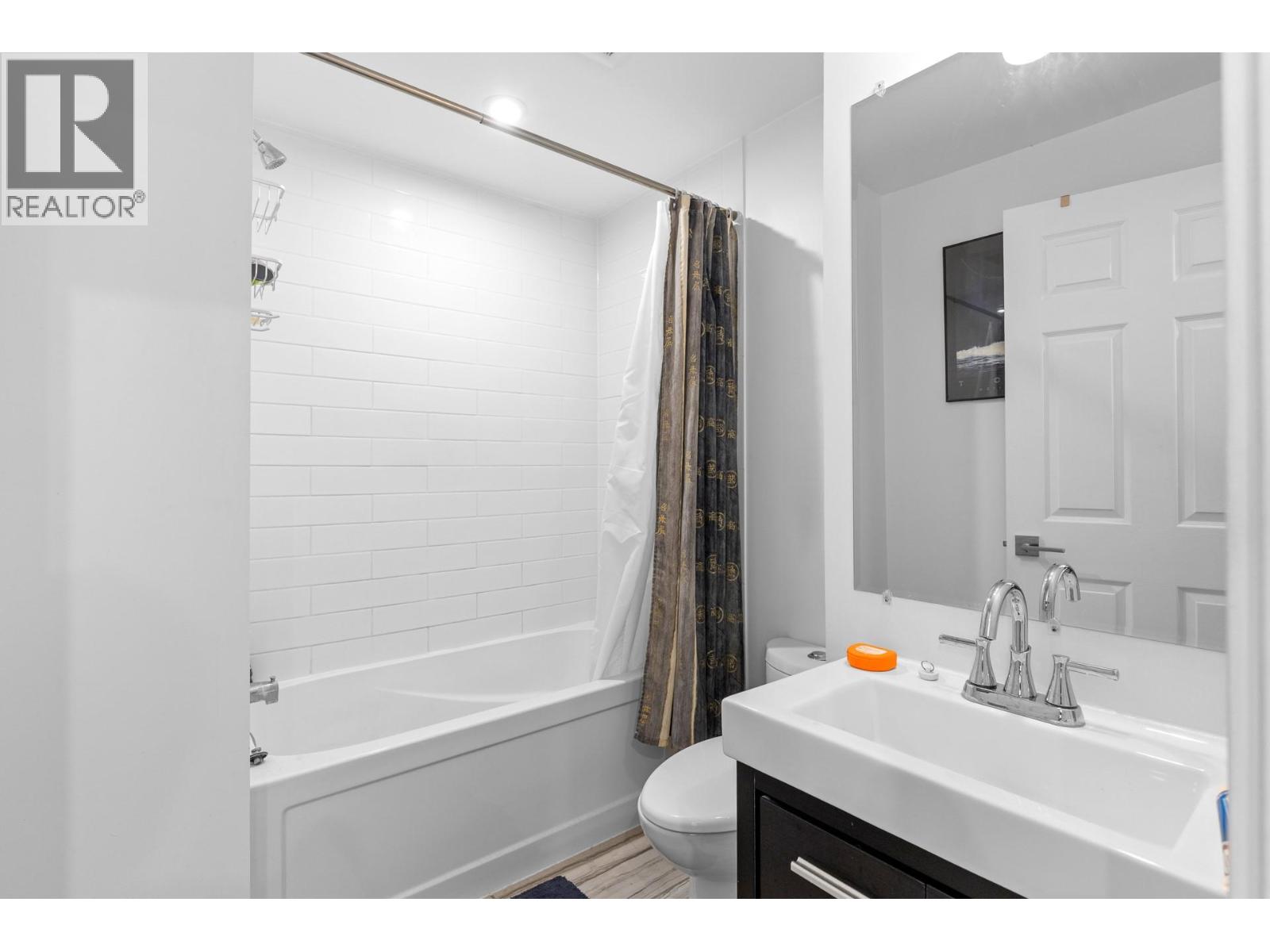  525B Jaschinsky Road, Kelowna