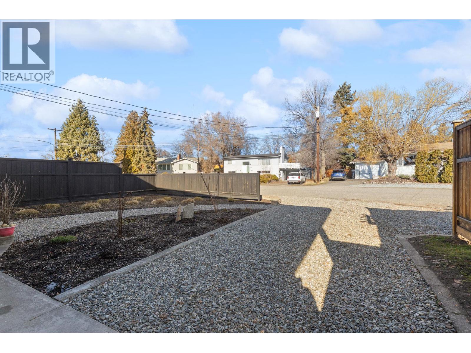  525B Jaschinsky Road, Kelowna