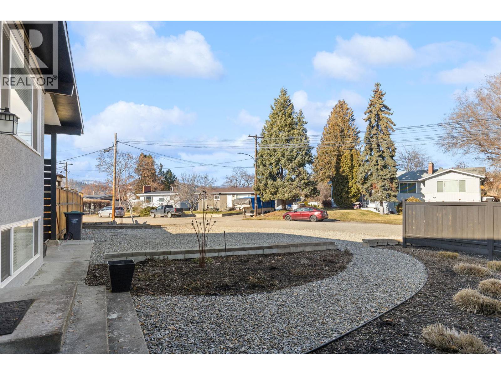  525B Jaschinsky Road, Kelowna