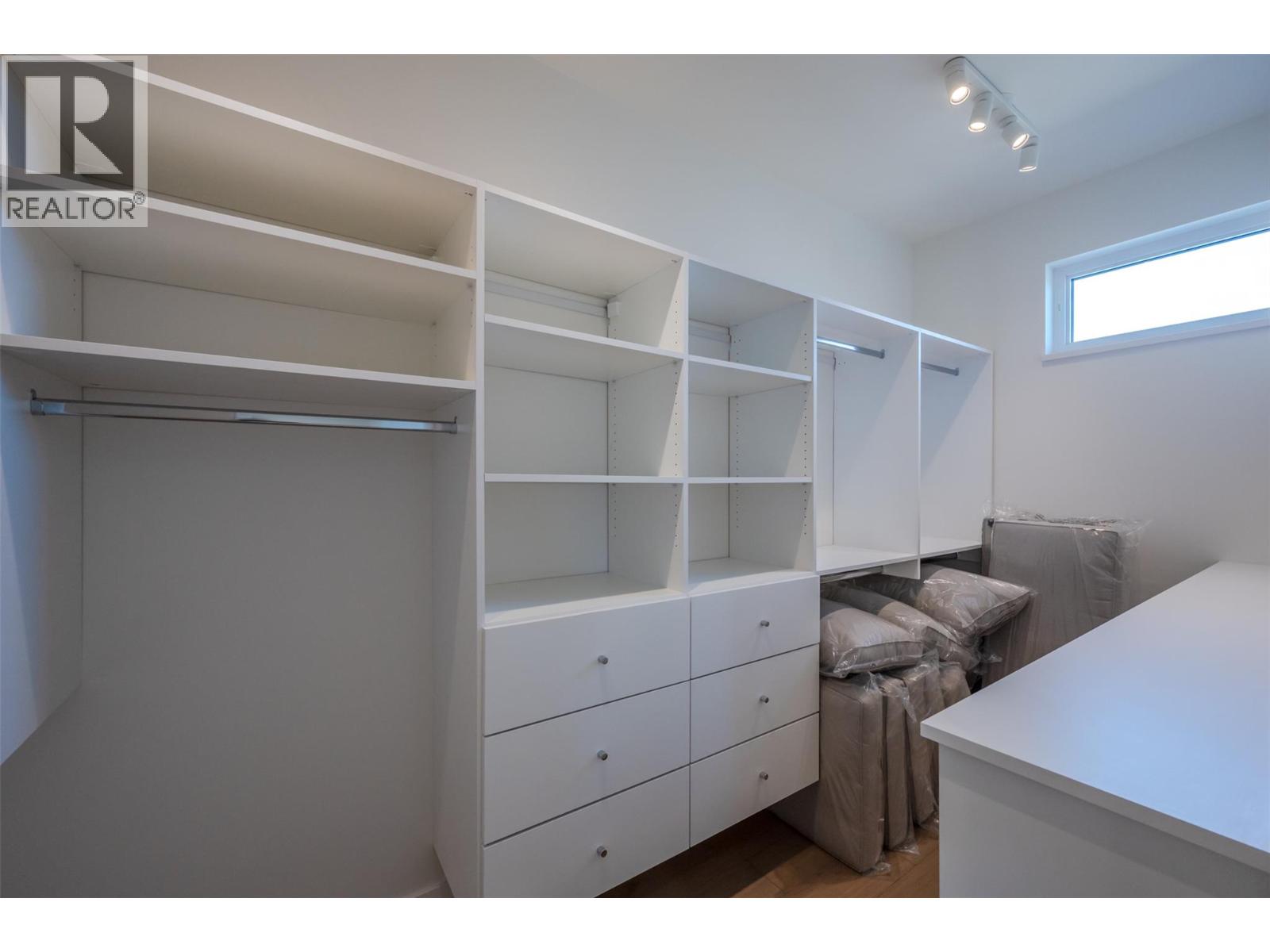  17579 SANBORN Street, Summerland