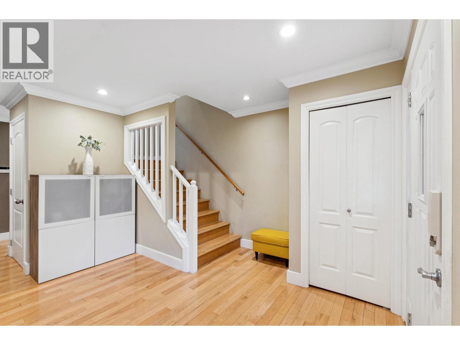 353 E 5TH STREET, North Vancouver