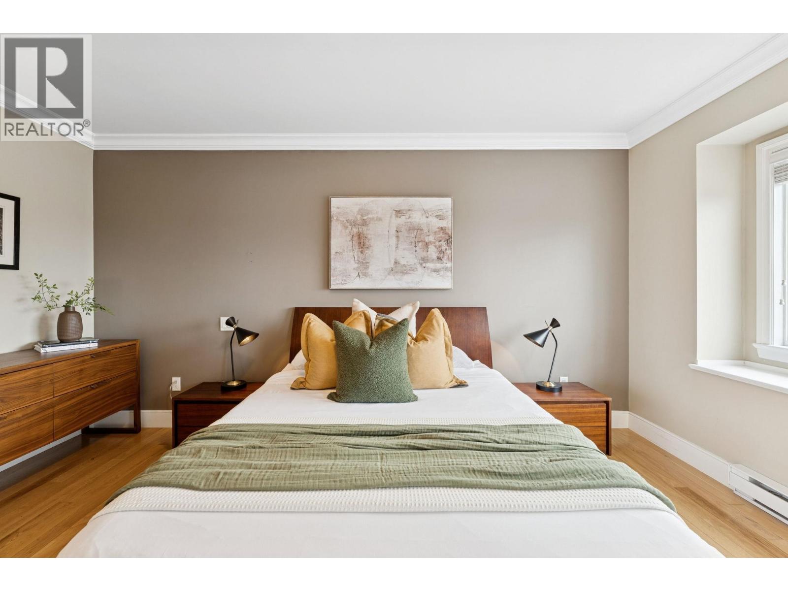 353 E 5TH STREET, North Vancouver