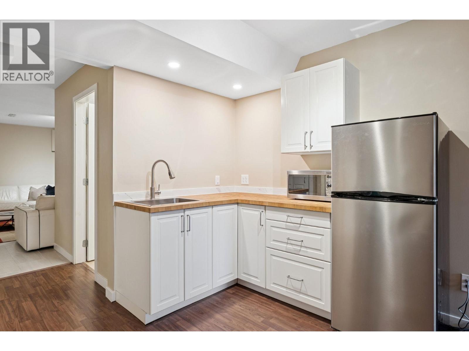 353 E 5TH STREET, North Vancouver