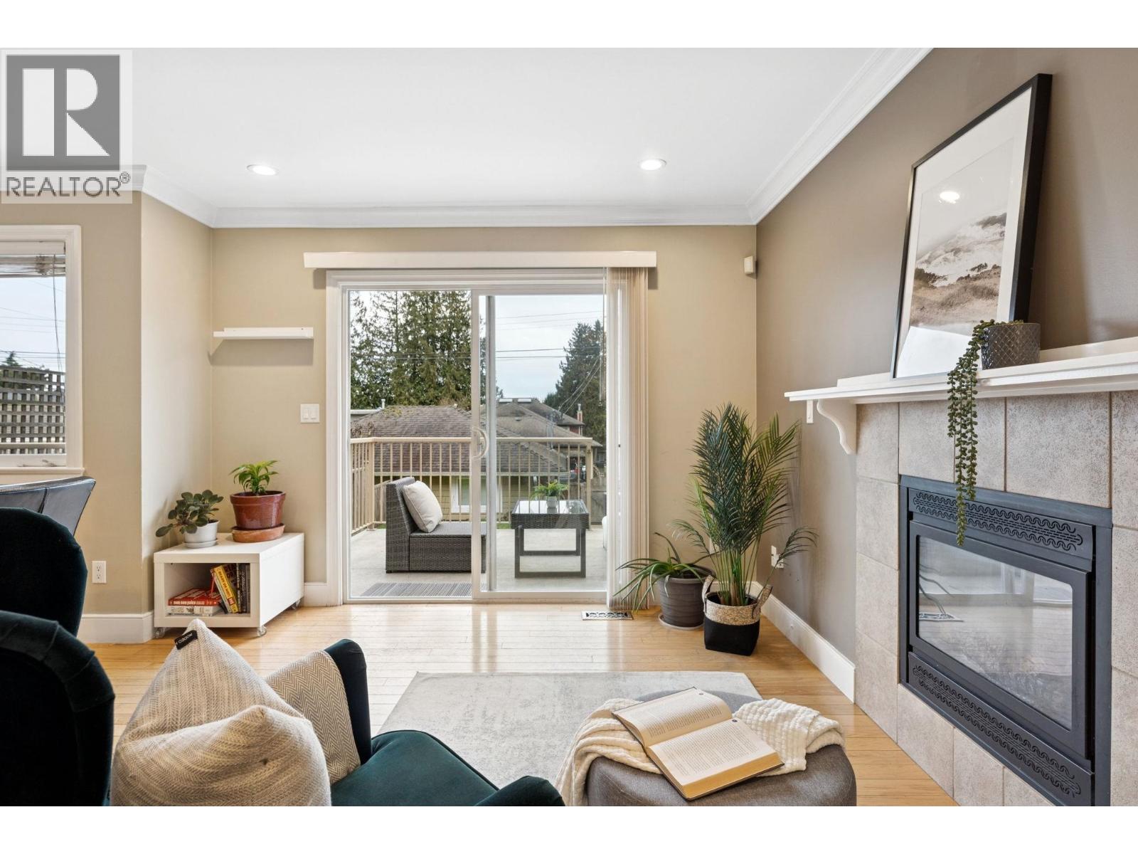 353 E 5TH STREET, North Vancouver