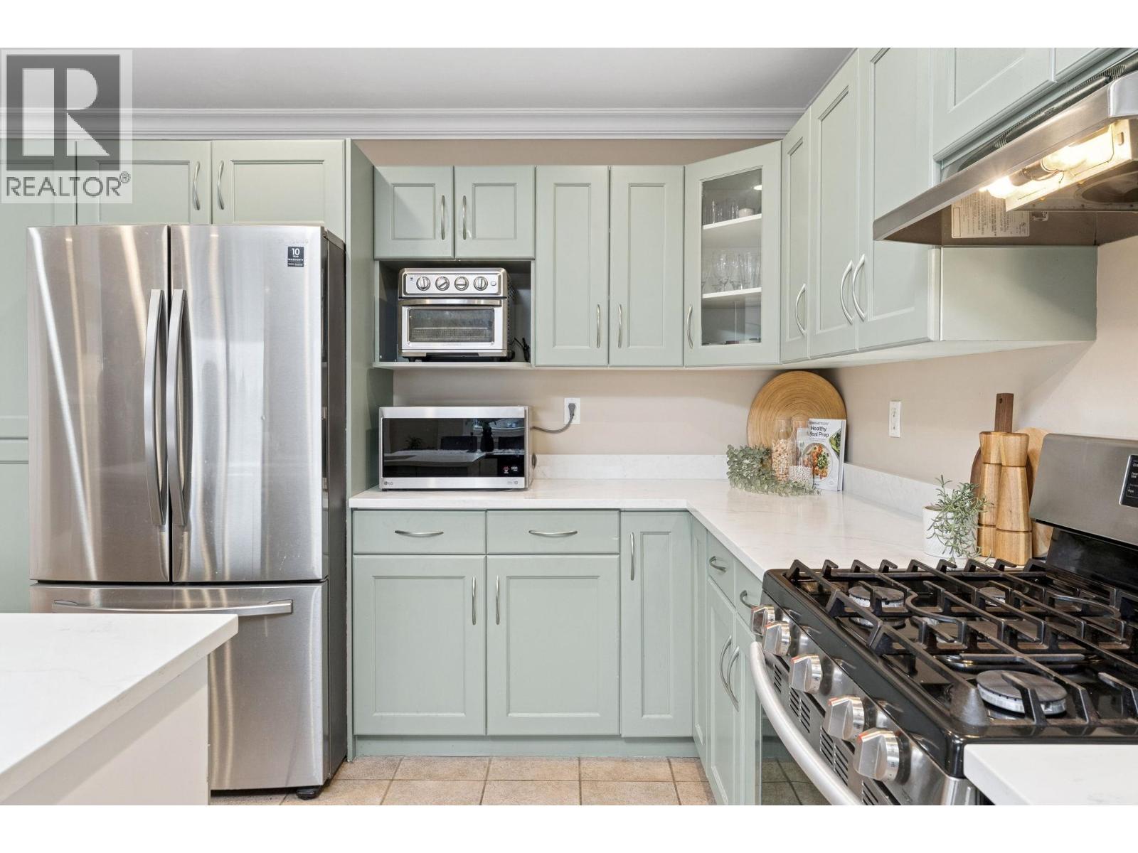 353 E 5TH STREET, North Vancouver