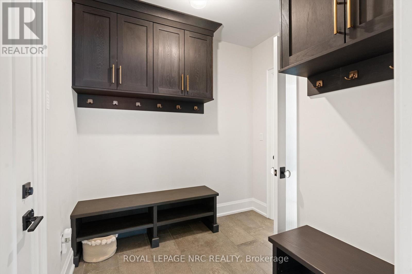 1 BRIARFIELD CRESCENT - 24