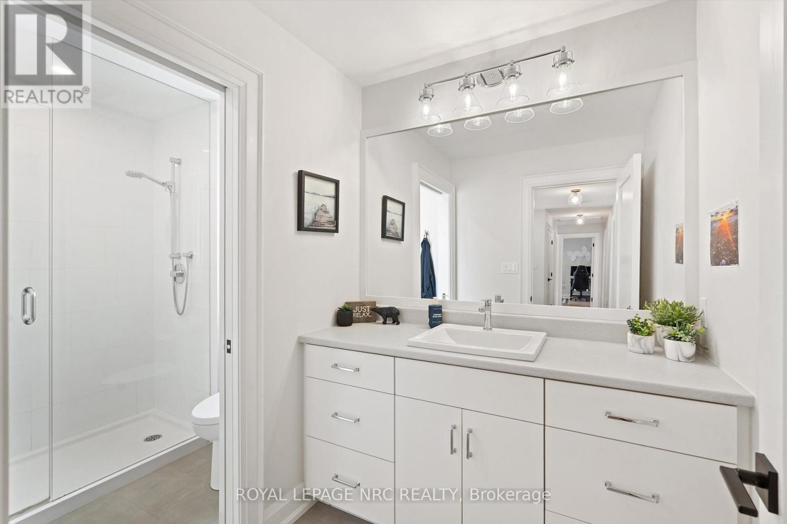 1 BRIARFIELD CRESCENT - 27