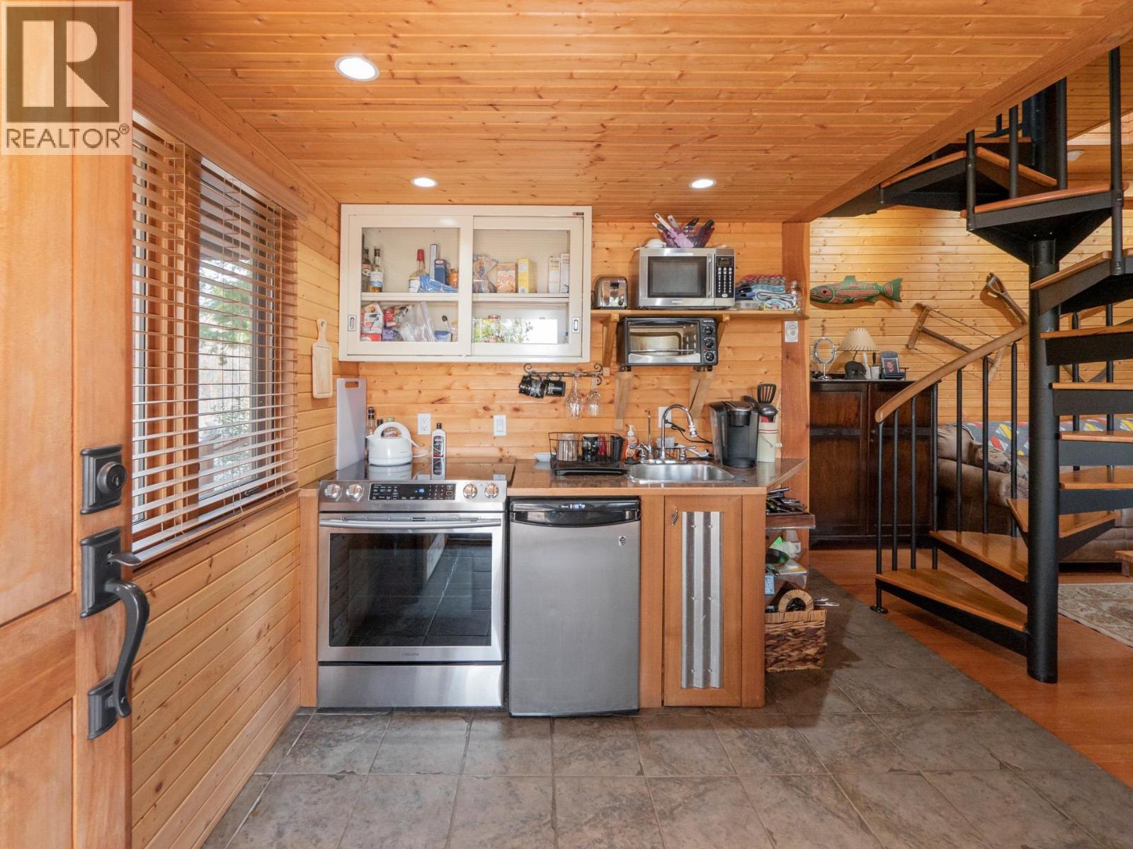 9305 STEPHENS WAY, Halfmoon Bay