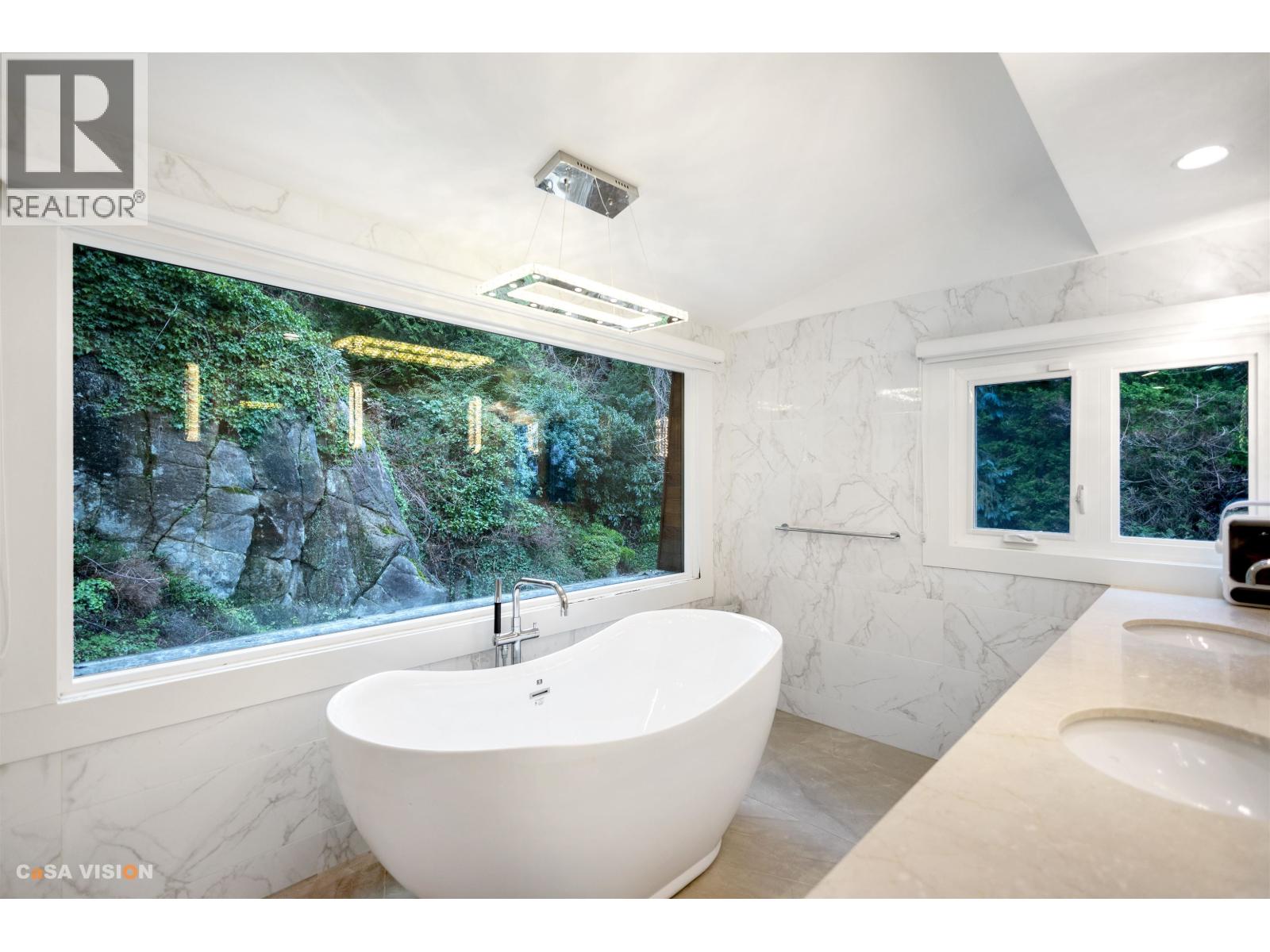 5144 PITCAIRN PL, West Vancouver