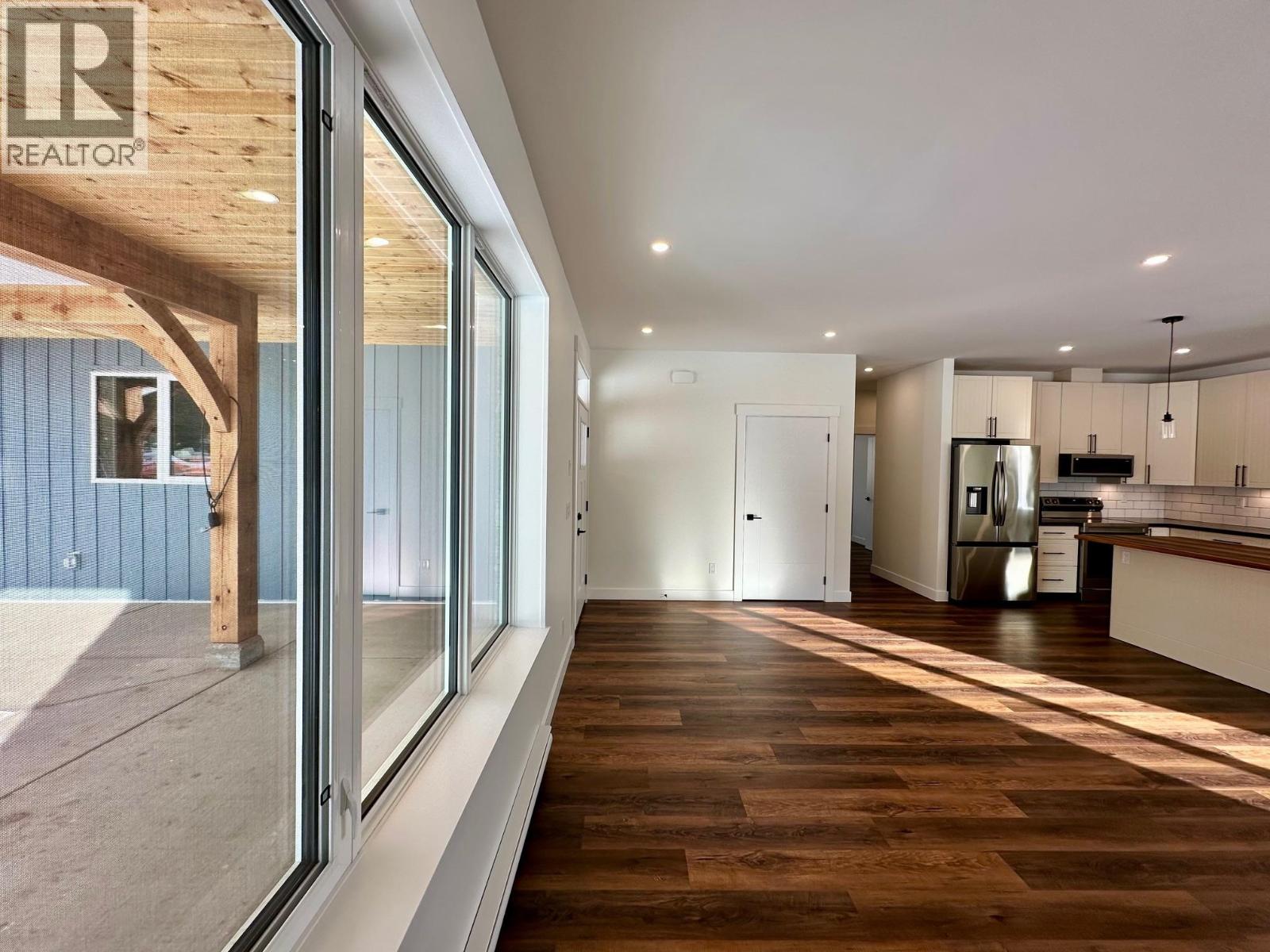 1040 PARKSIDE AVENUE - 10
