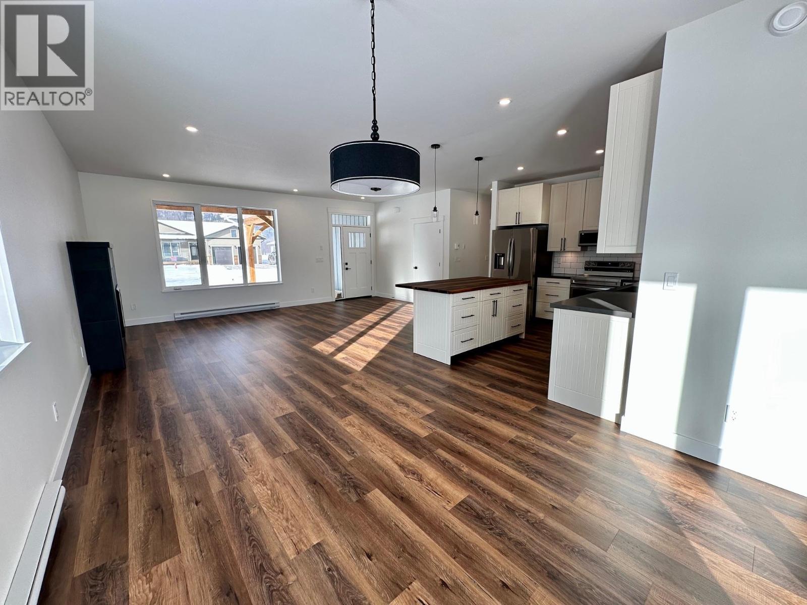 1040 PARKSIDE Avenue, Smithers