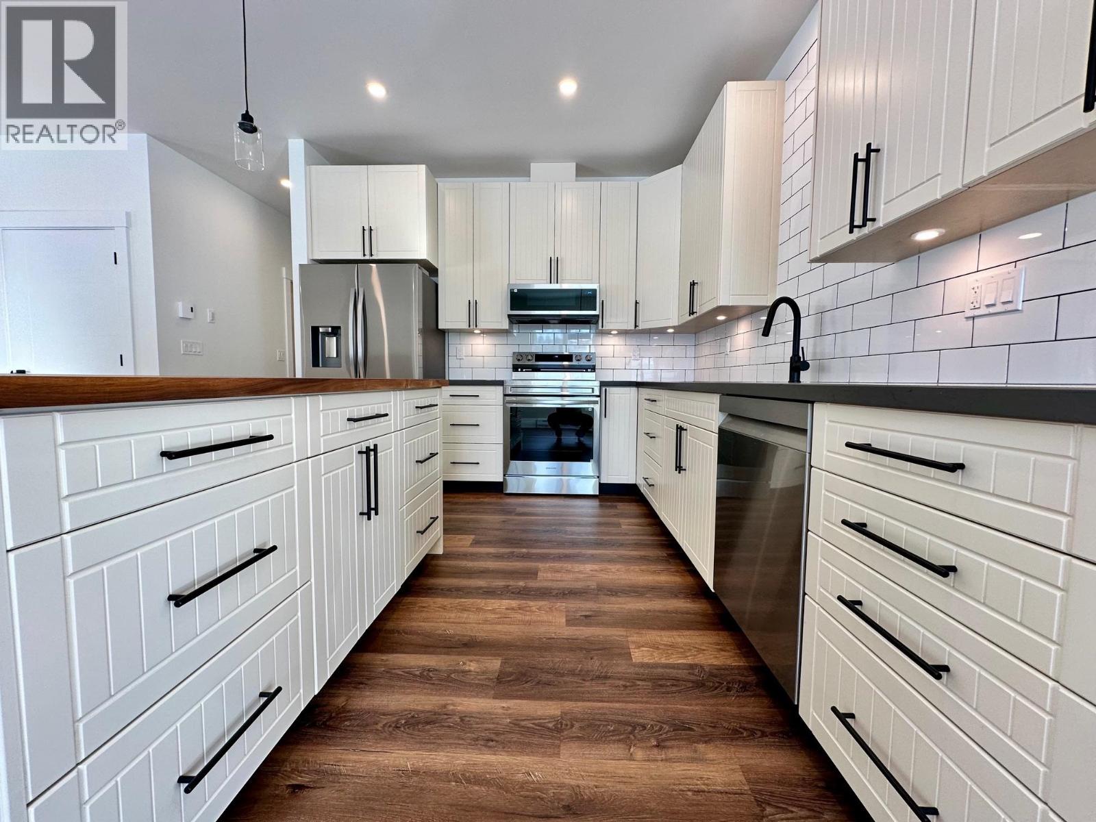 1040 PARKSIDE Avenue, Smithers