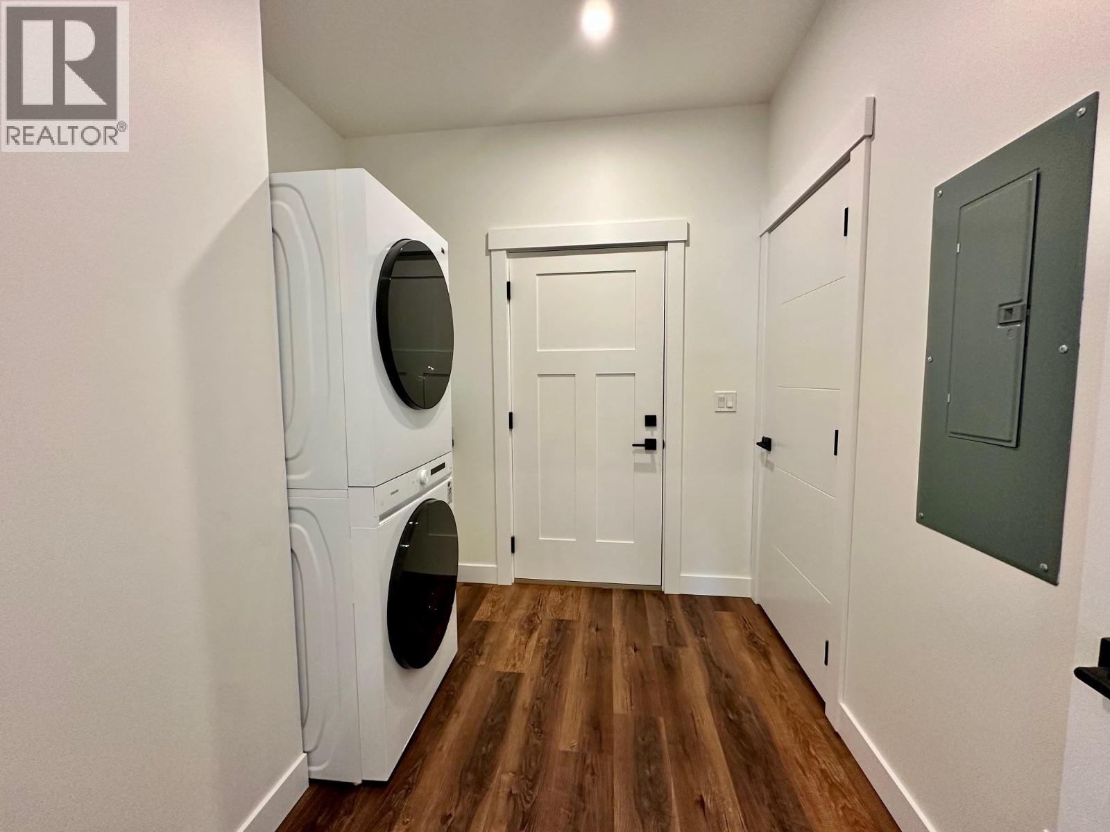 1040 PARKSIDE Avenue, Smithers