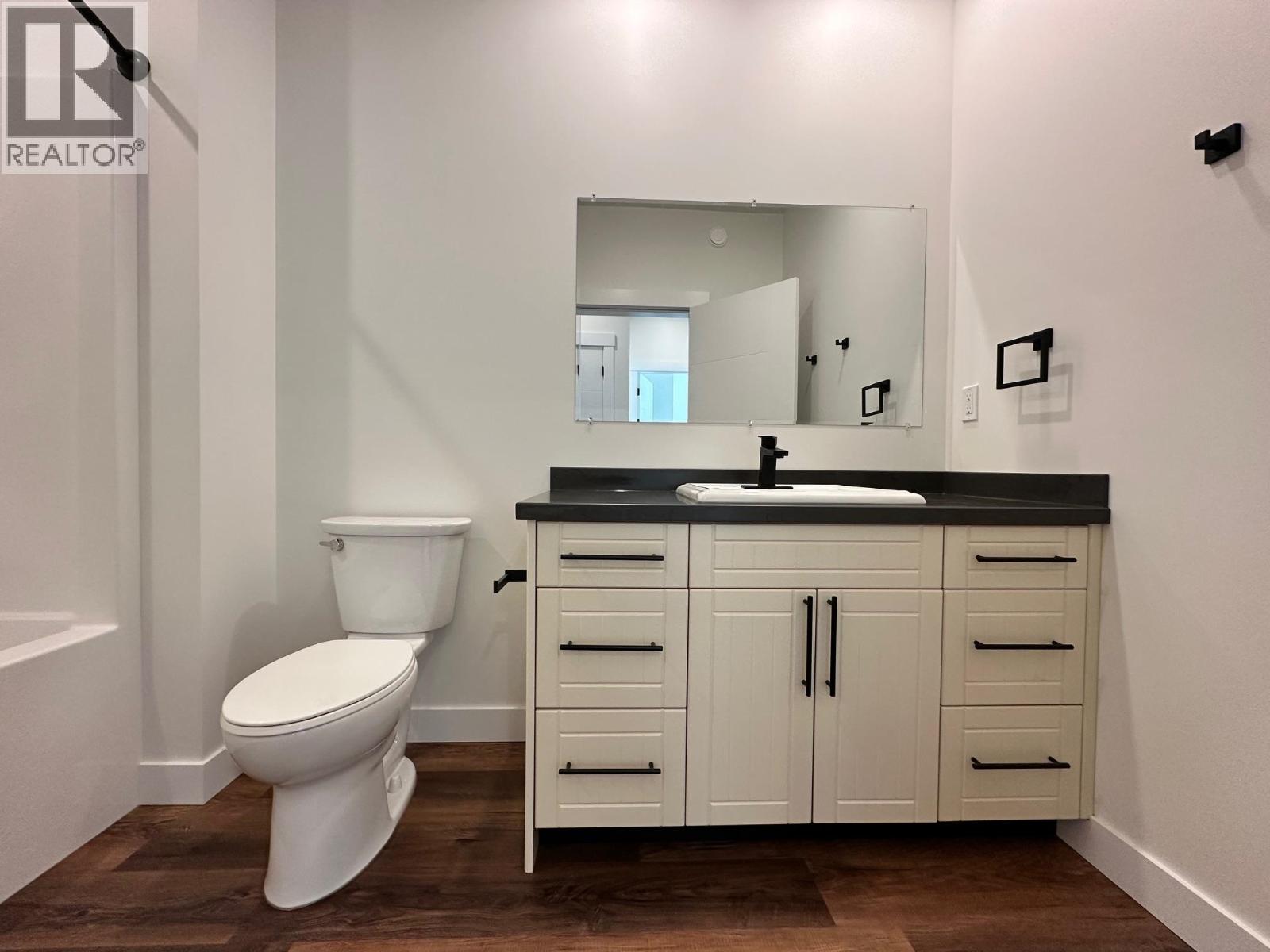 1040 PARKSIDE Avenue, Smithers