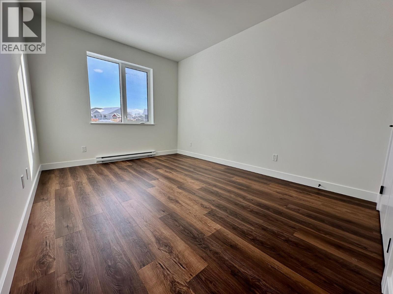 1040 PARKSIDE AVENUE - 24