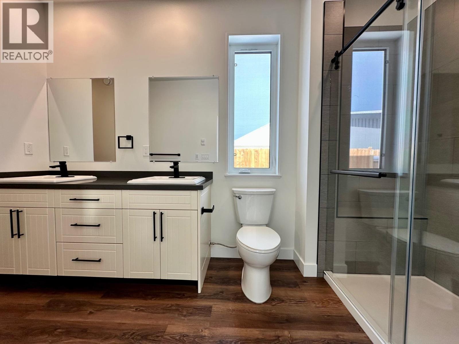 1040 PARKSIDE Avenue, Smithers