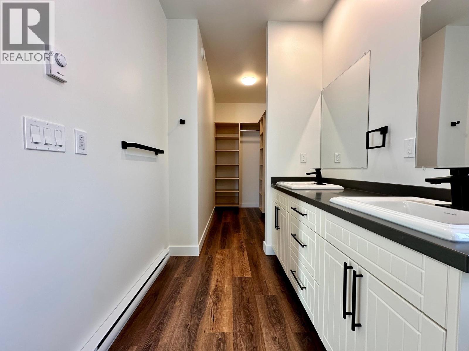 1040 PARKSIDE Avenue, Smithers