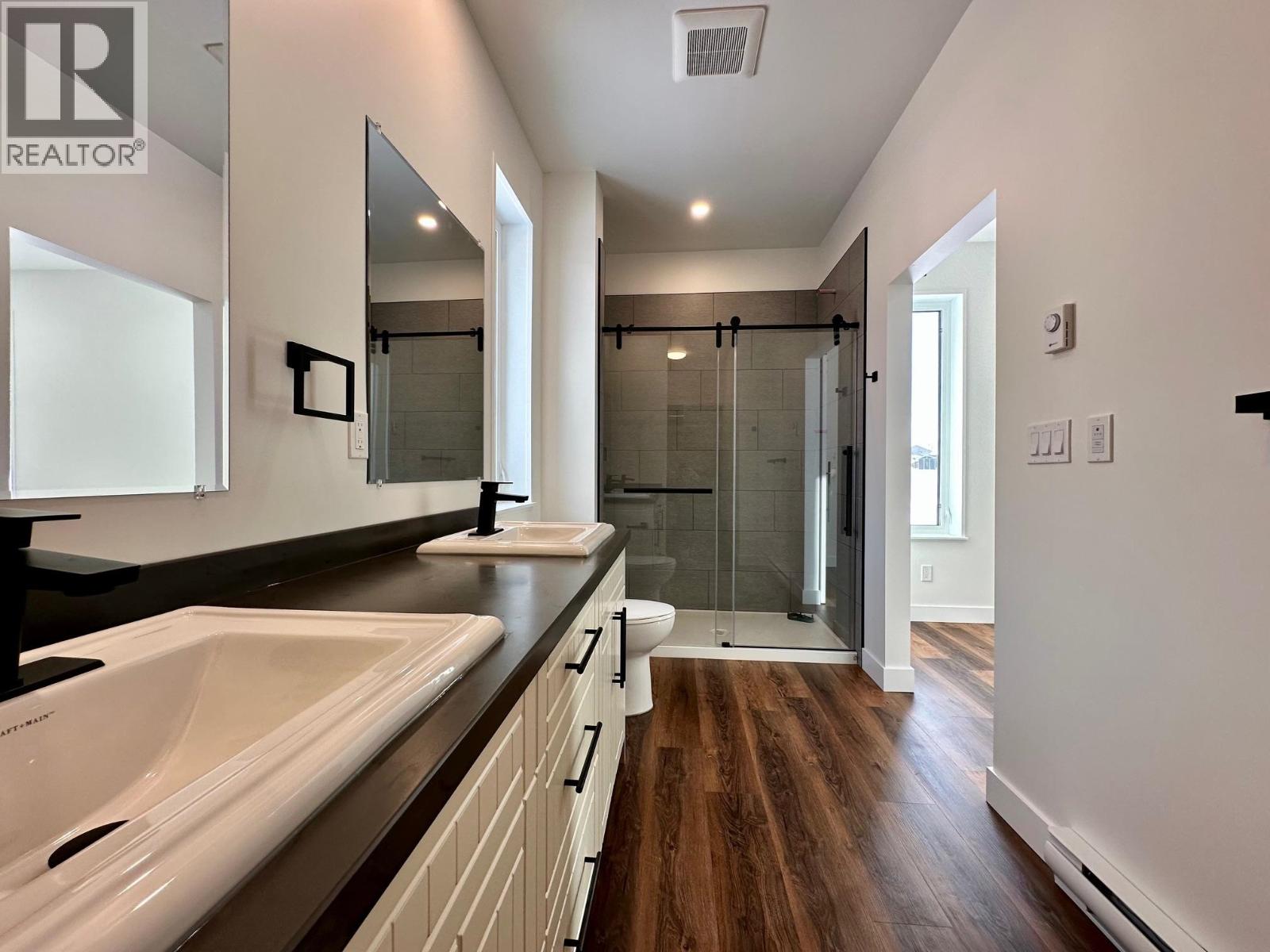 1040 PARKSIDE AVENUE - 29