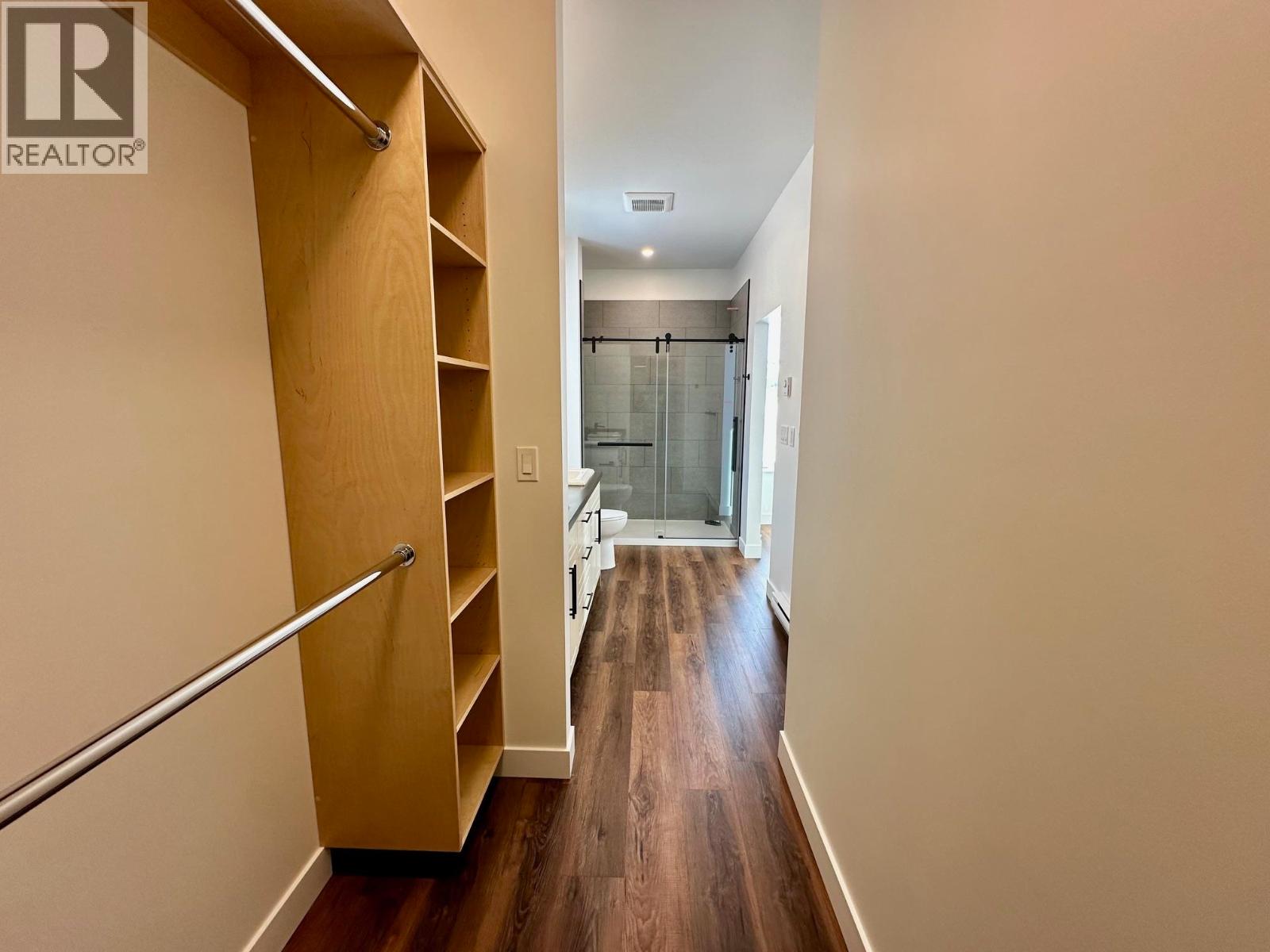 1040 PARKSIDE AVENUE - 30