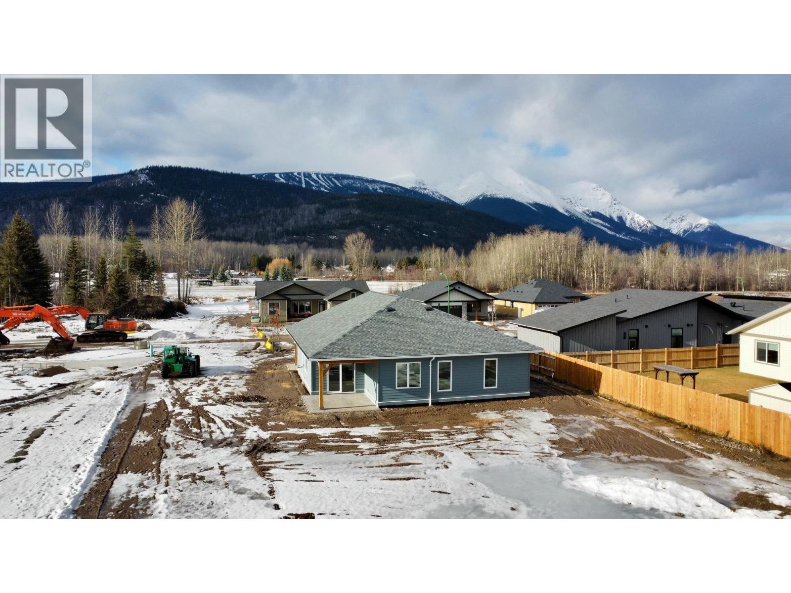 1040 PARKSIDE Avenue, Smithers