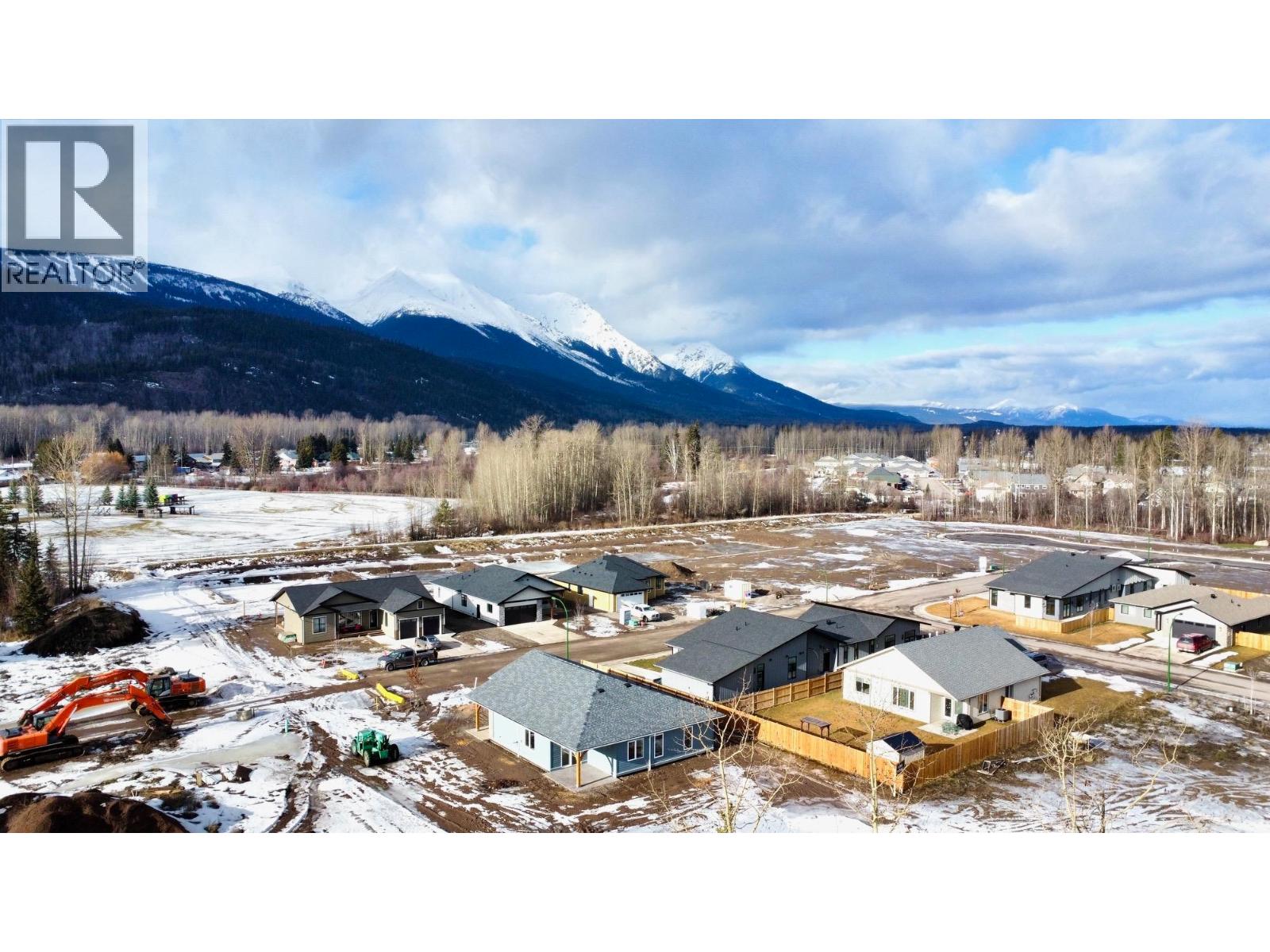 1040 PARKSIDE Avenue, Smithers