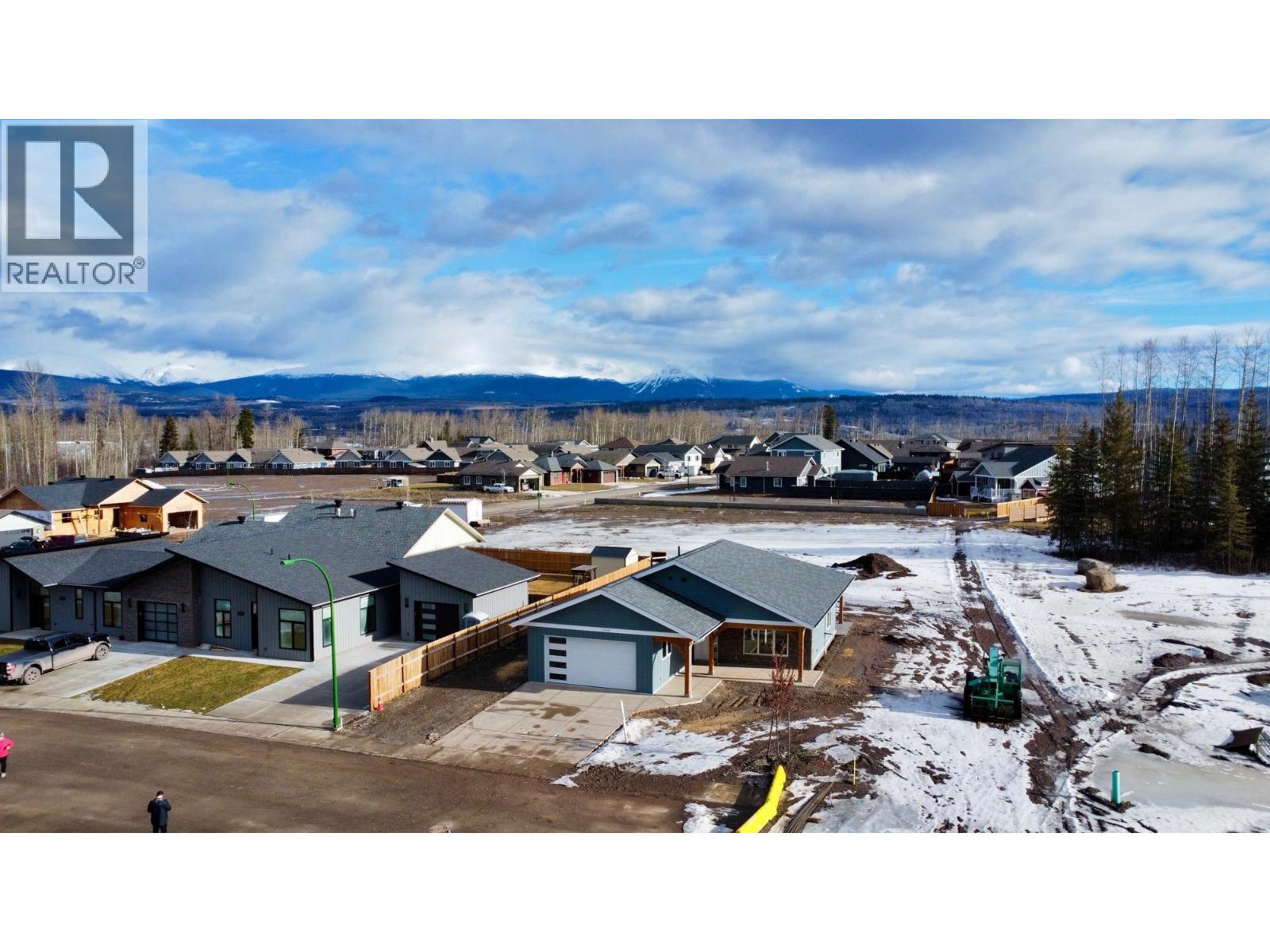 1040 PARKSIDE Avenue, Smithers