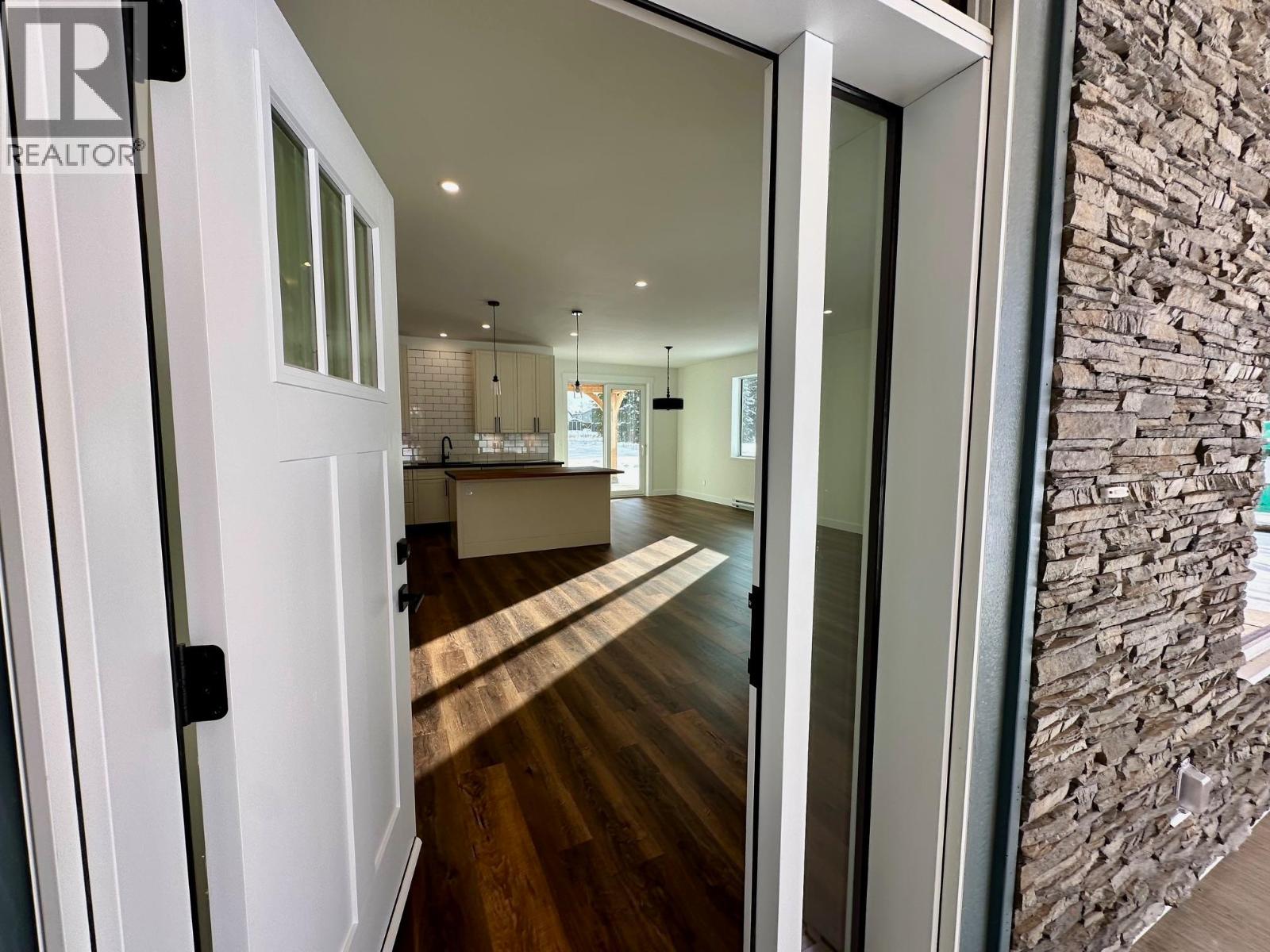 1040 PARKSIDE Avenue, Smithers