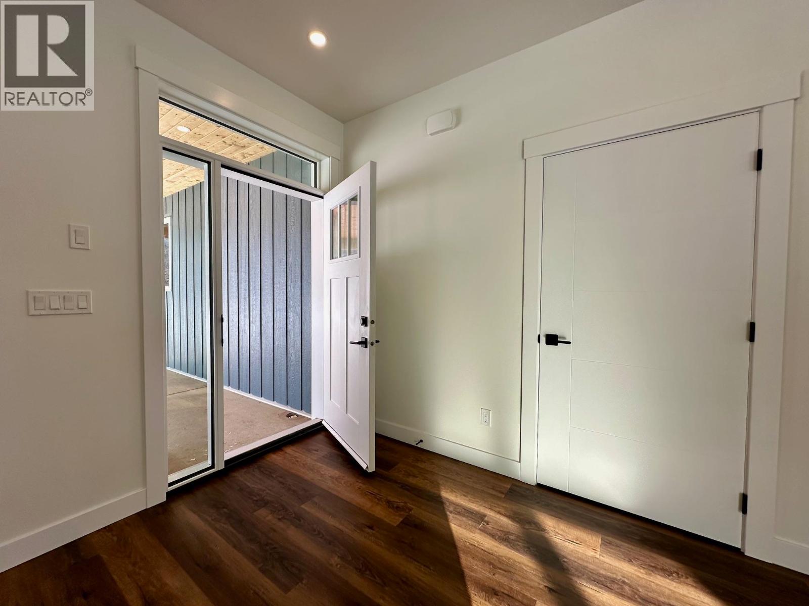 1040 PARKSIDE Avenue, Smithers