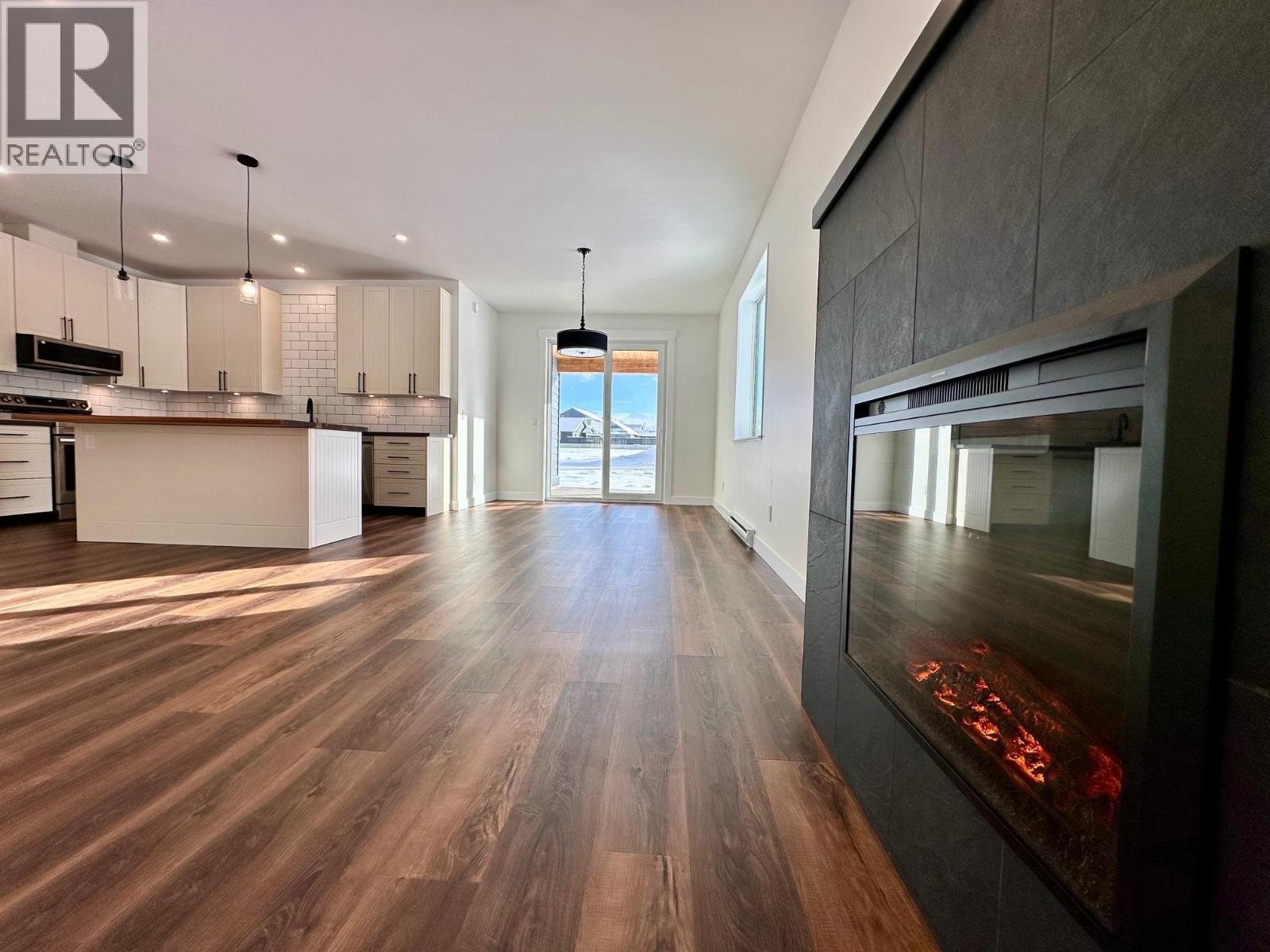 1040 PARKSIDE Avenue, Smithers