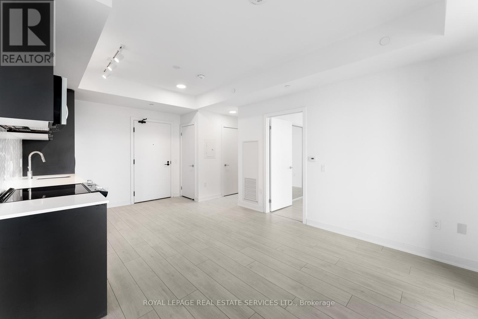 1606 Charles Unit 601 photo 5