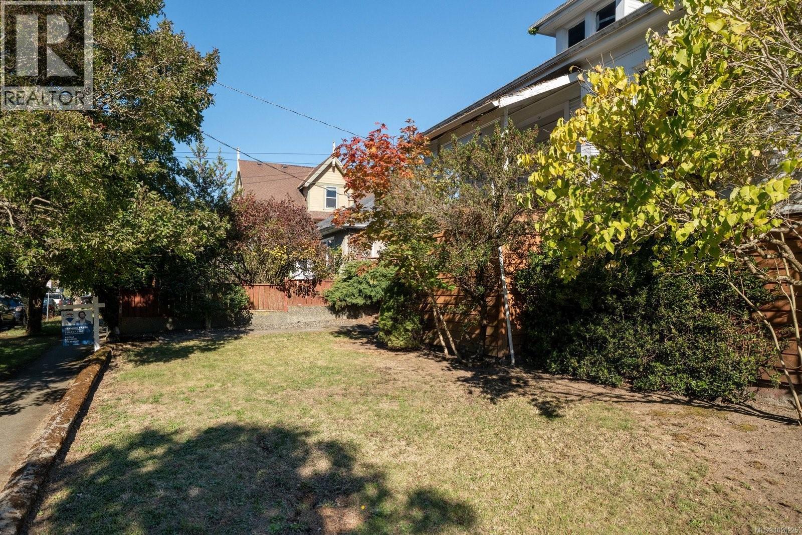  2639 Prior Street, Victoria