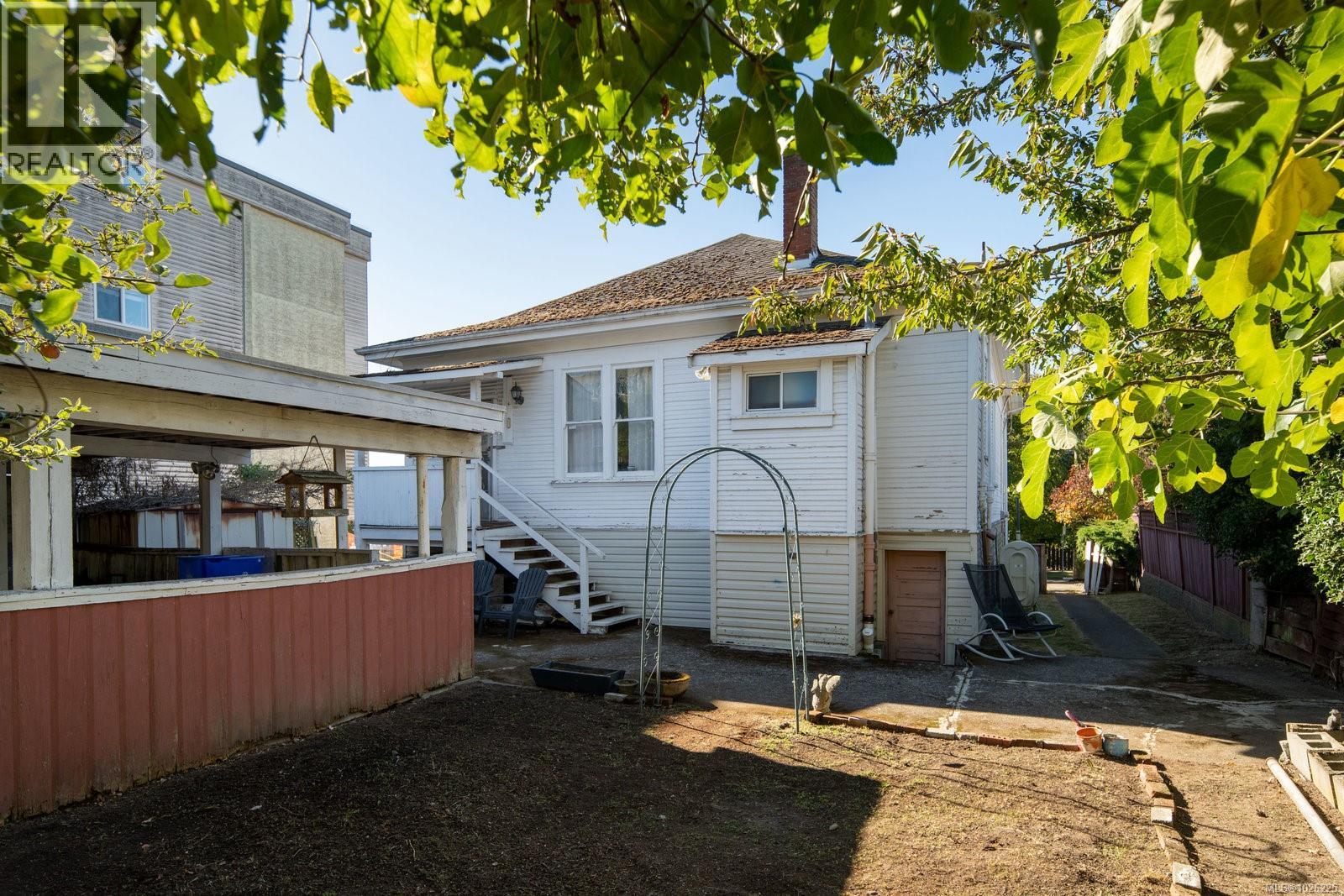  2639 Prior Street, Victoria