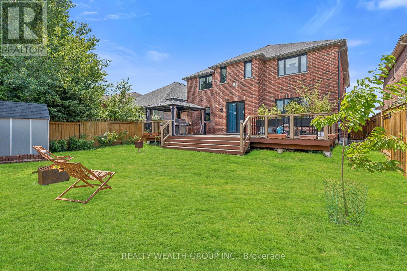 896 BOOTH AVENUE - 32