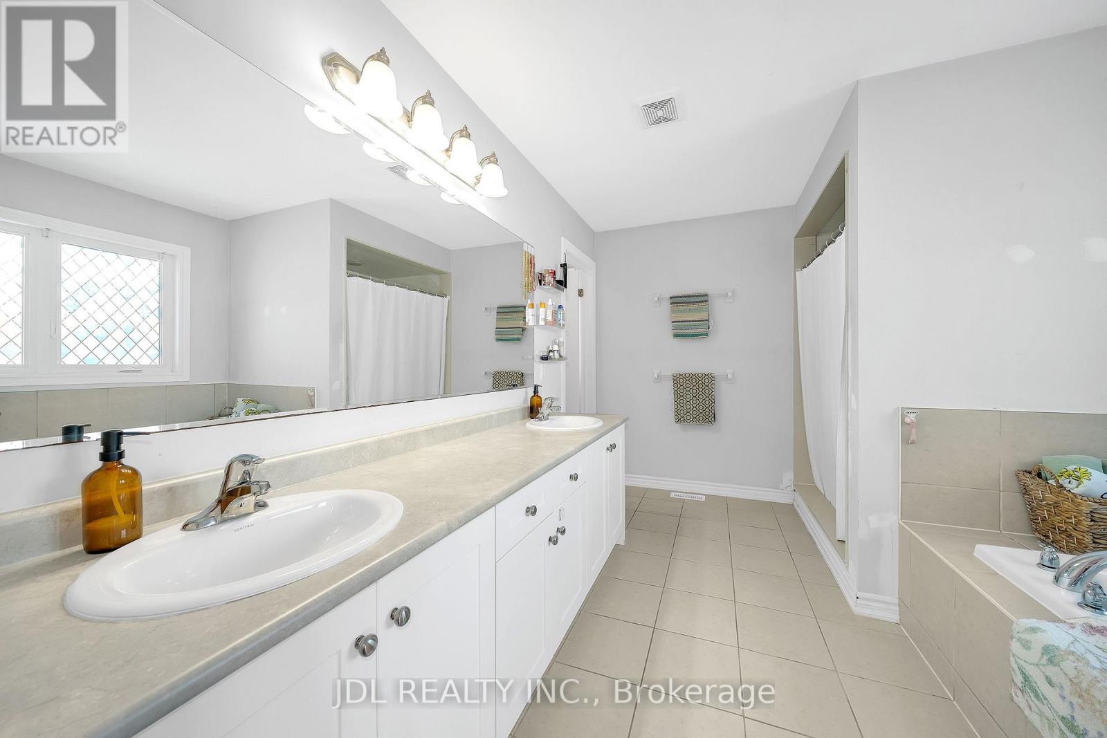 376 MILLER PARK AVENUE - 37