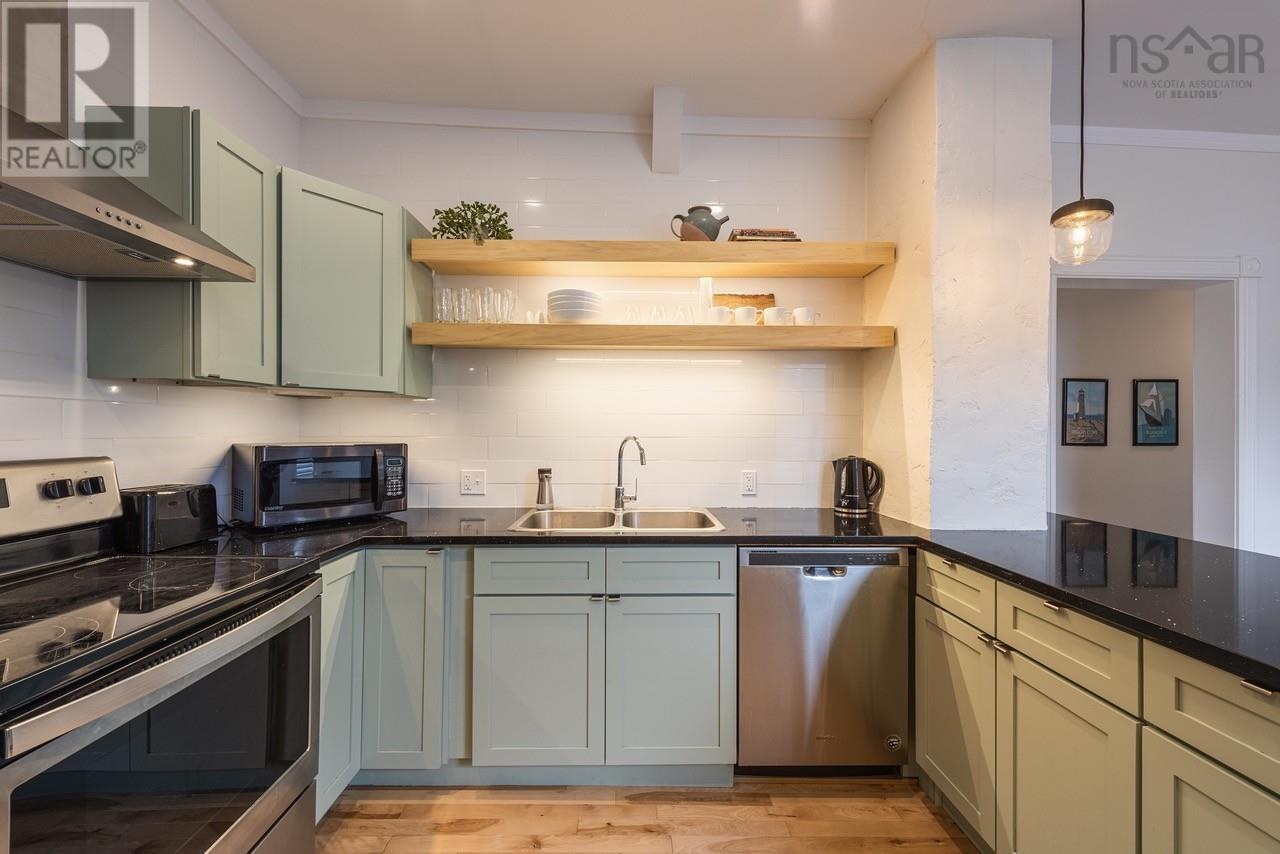 Property 5 of 25 of 6284-86 Chebucto Road