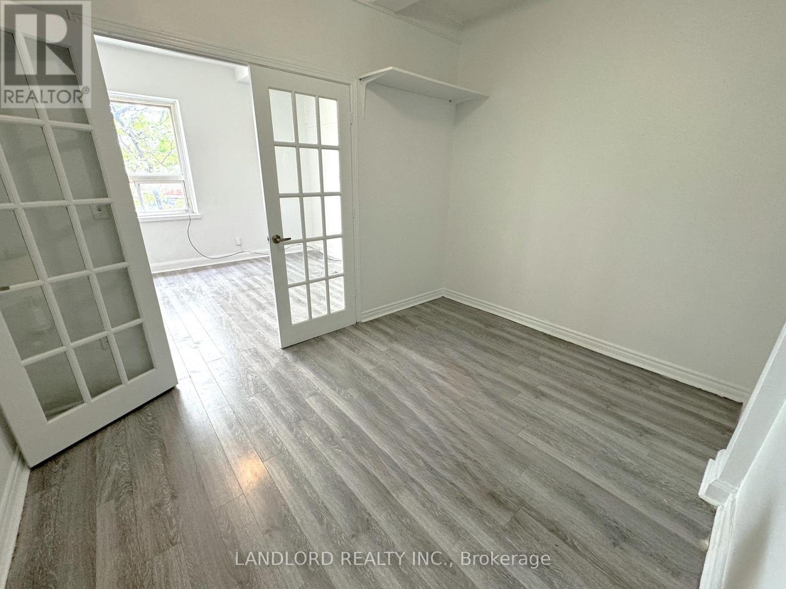 3 - 1156 WESTON ROAD - Photo 4 of 7, Toronto (Mount Dennis), Ontario