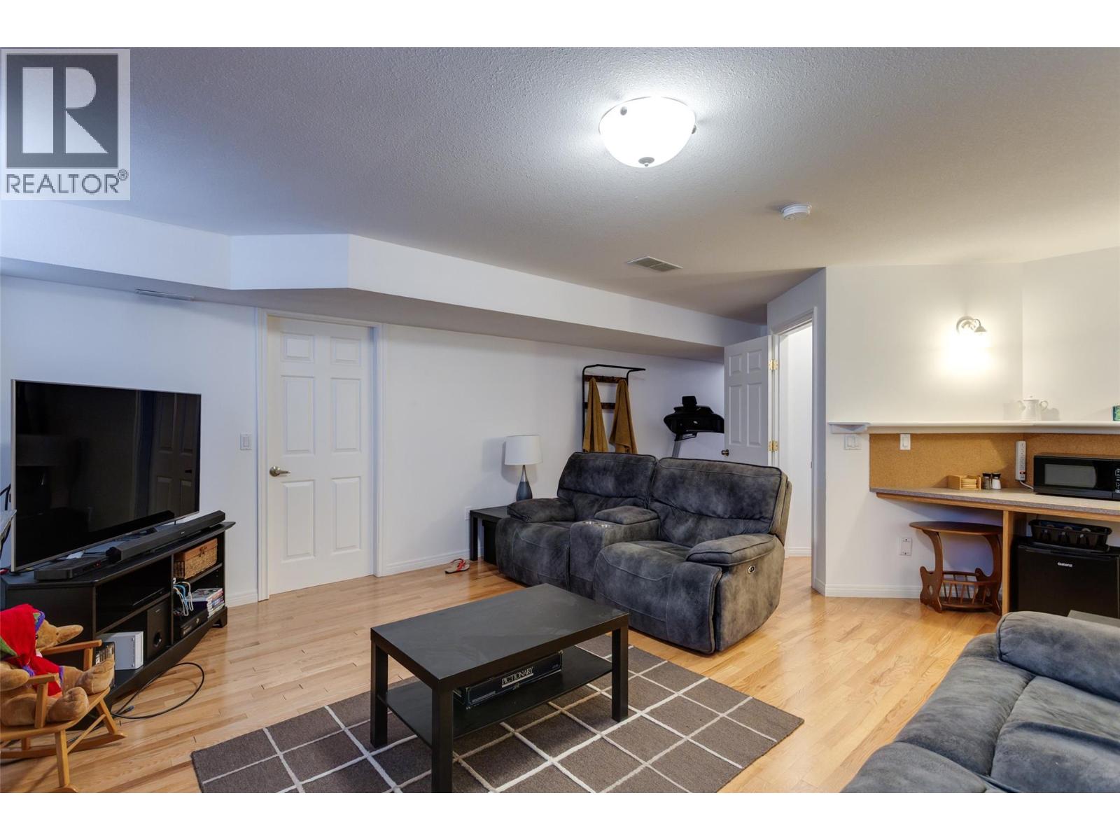 2205 Canary Place, Vernon