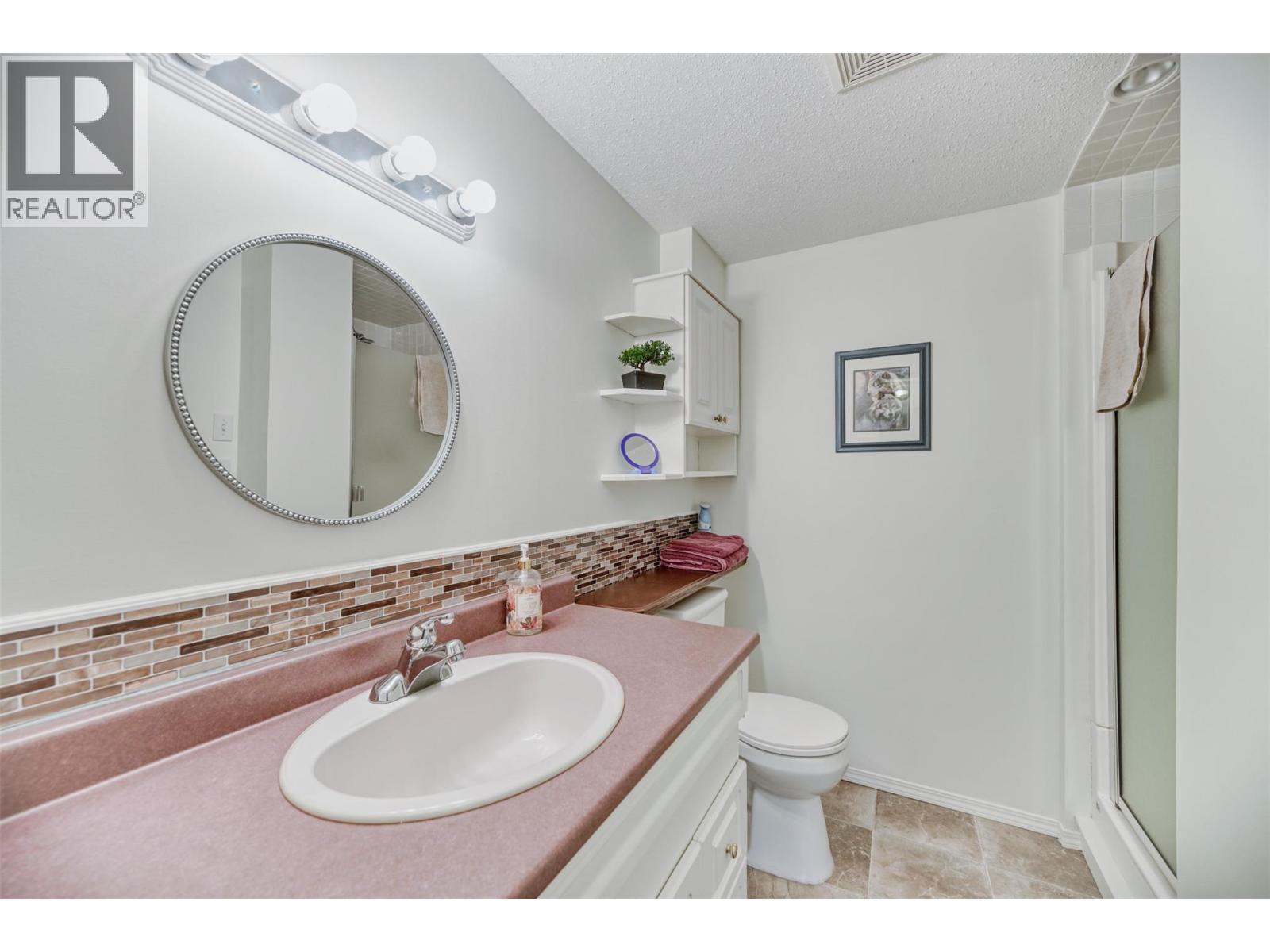 3 Finch Cres. Crescent - 16
