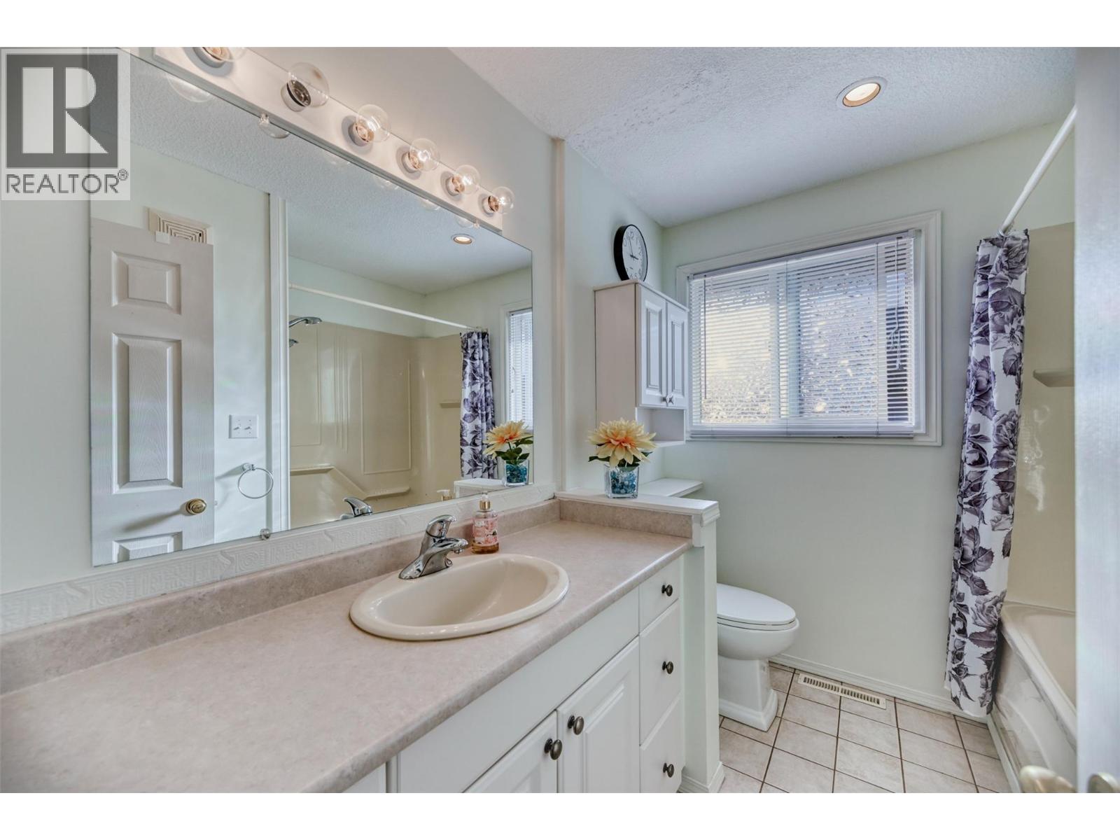 3 Finch Cres. Crescent - 8