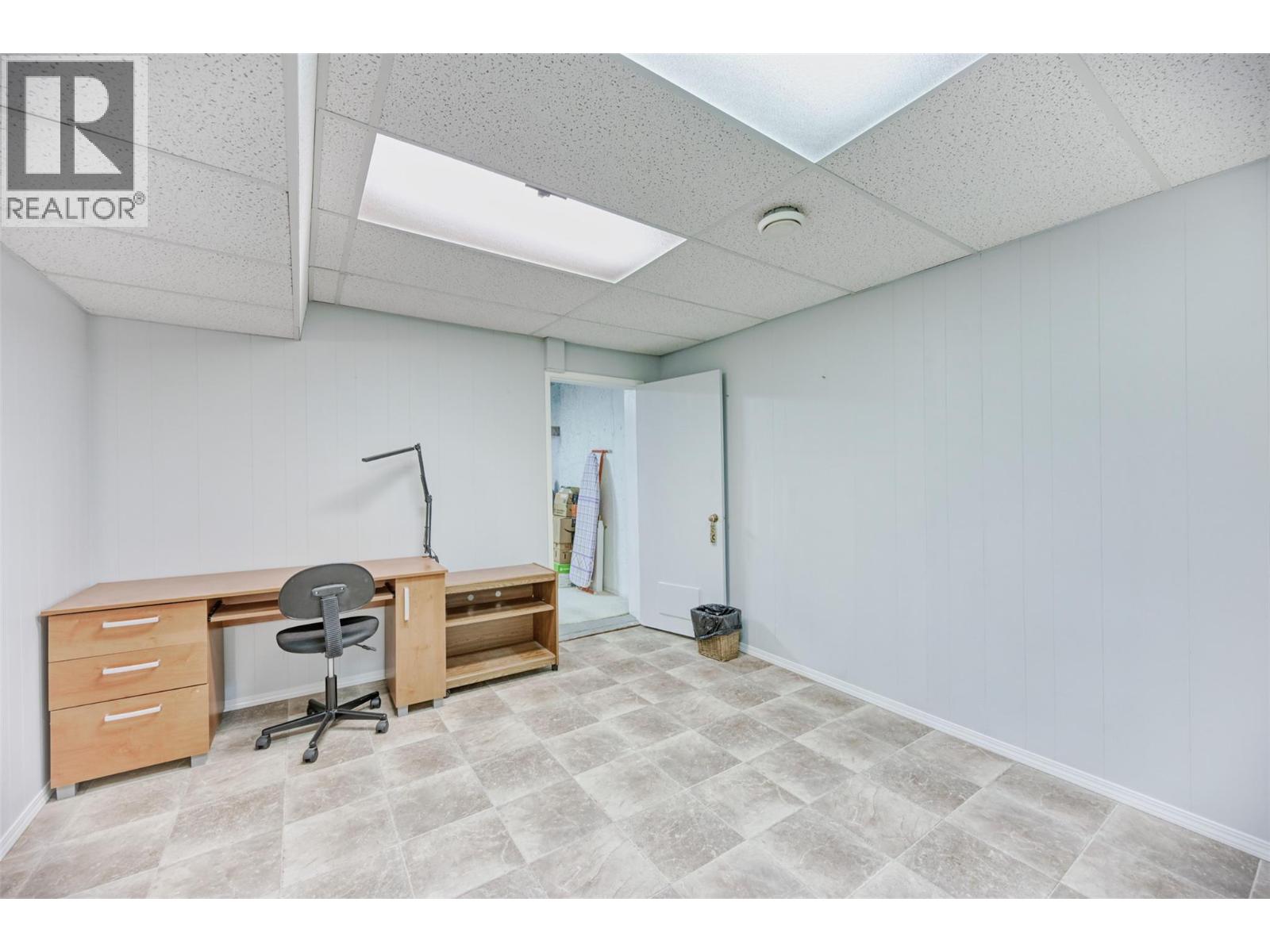 3 Finch Cres. Crescent - 10