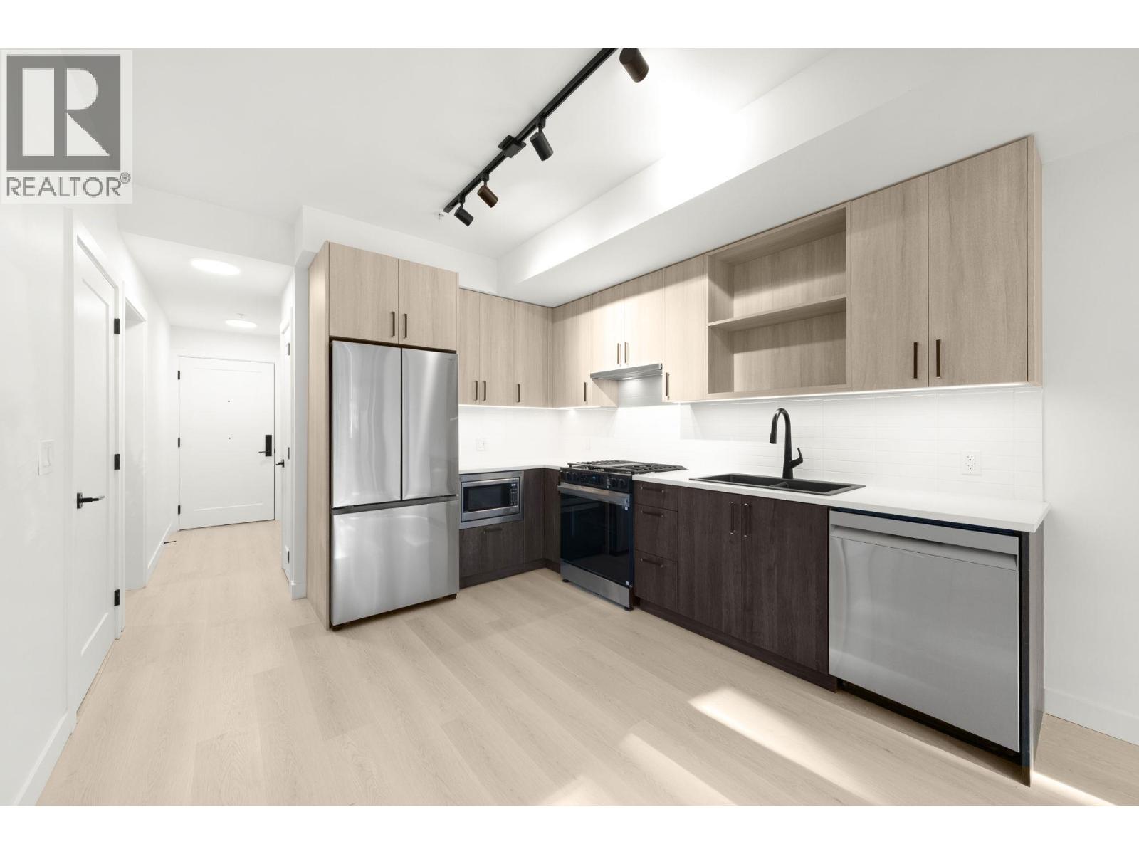 103 2002 ST. GEORGE STREET, Port Moody