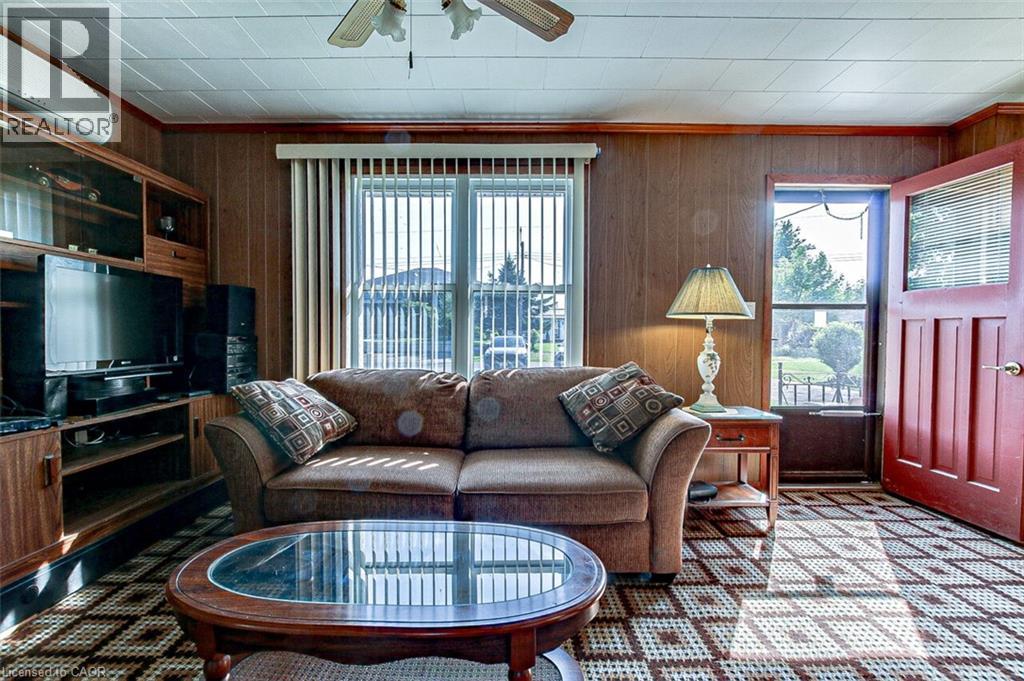 12 WILLOW Avenue - 11