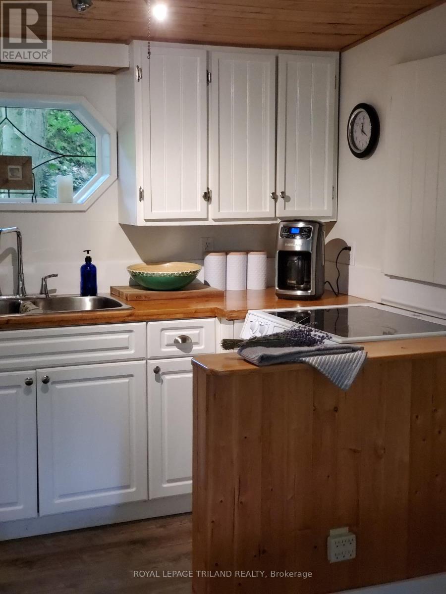 477 DOVER PLACE - Photo 2 of 10, Central Elgin (Port Stanley), Ontario