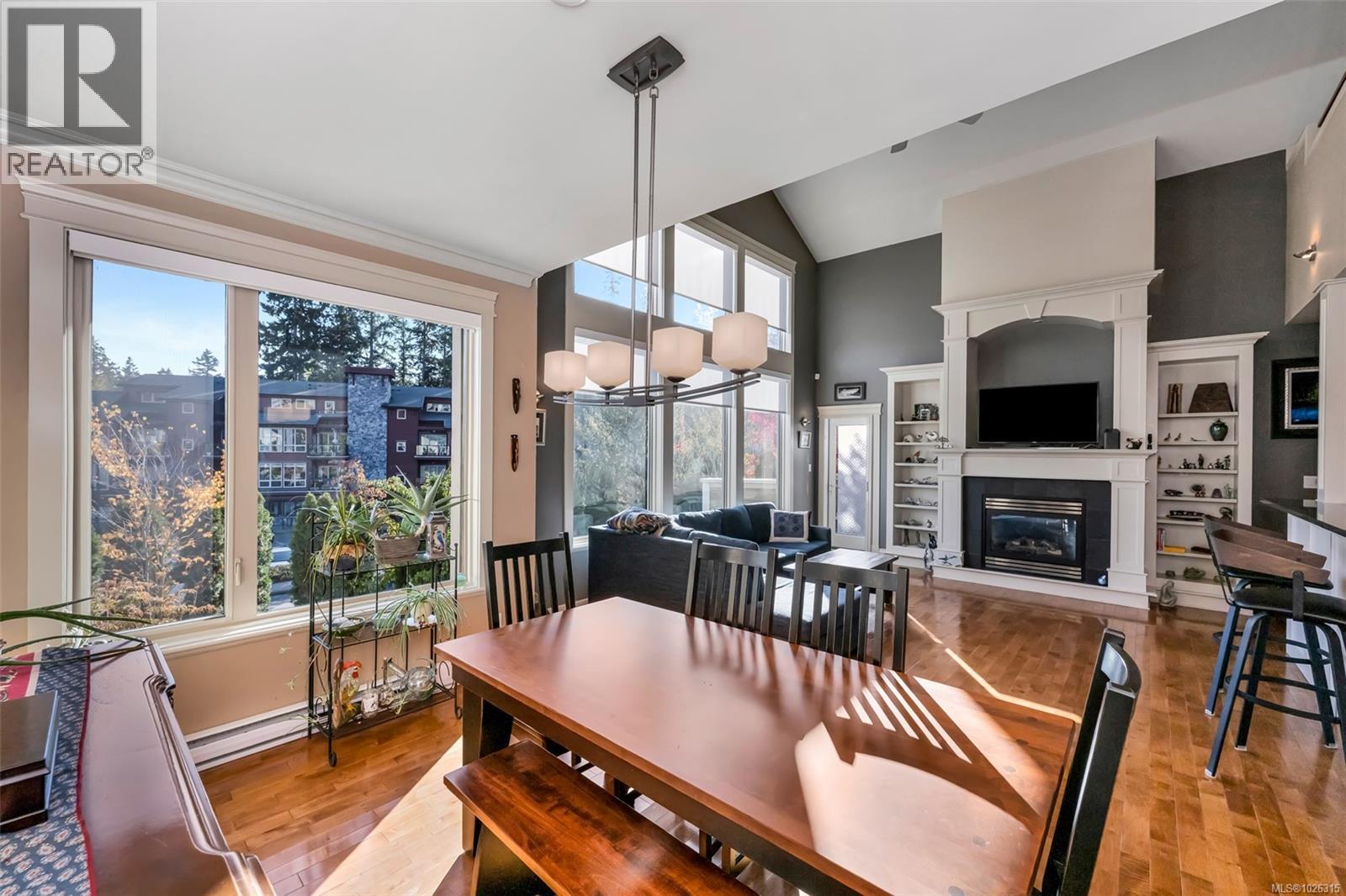 1 630 Brookside Rd, Colwood