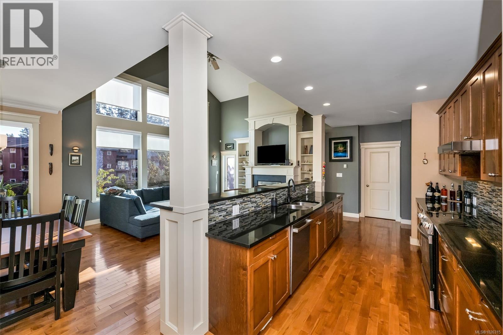 1 630 Brookside Rd, Colwood